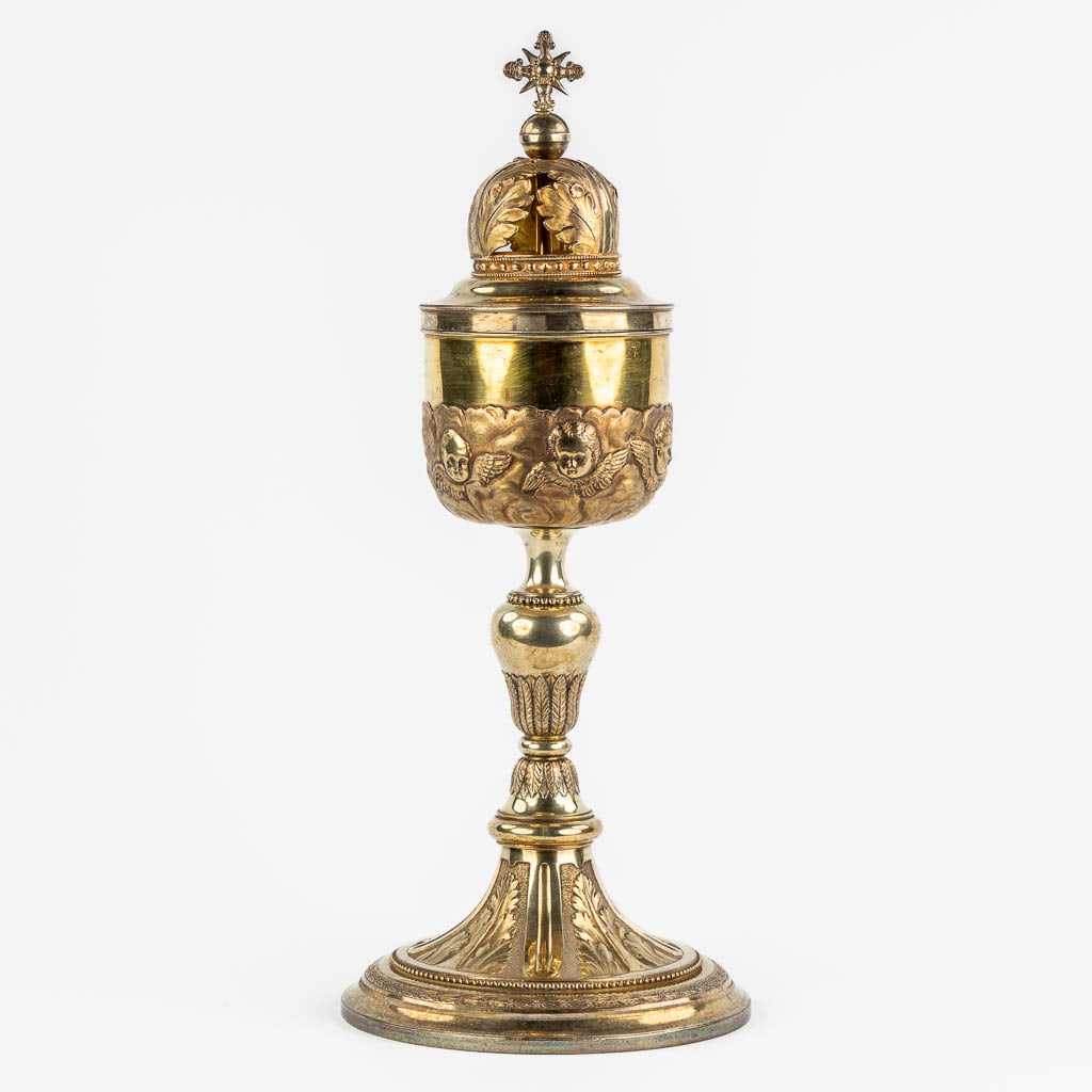 Jan Jacobus Vermandele (1788-1859) Silver Ciboria, decorated with angels. Belgium, 19th C. 1,233kg. (1 of 16)