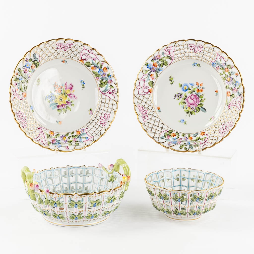 Herend, two ajoured plates and baskets with a hand-painted decor, polychrome porcelain. (D:24 cm) (1 of 10)