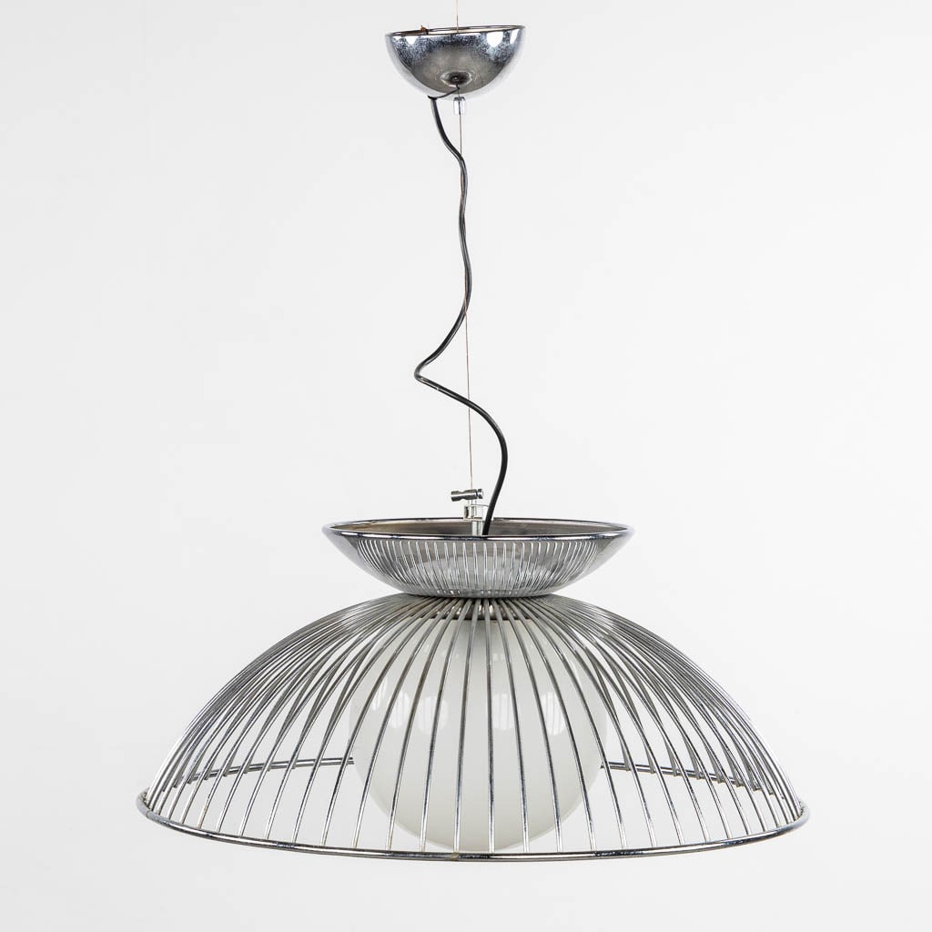 Luigi MASSONI (1930-2013) 'Maona' for Harvey Guzzini. (H:33 x D:65 cm): Luigi MASSONI (1930-2013) 'Maona' for Harvey Guzzini. Chromed metal and acrylic. Signed Art. 7044, made between 1973 and 1981. "Commercial code: 7044""Period: 1973 ? 1981"Design Luigi Massoni,