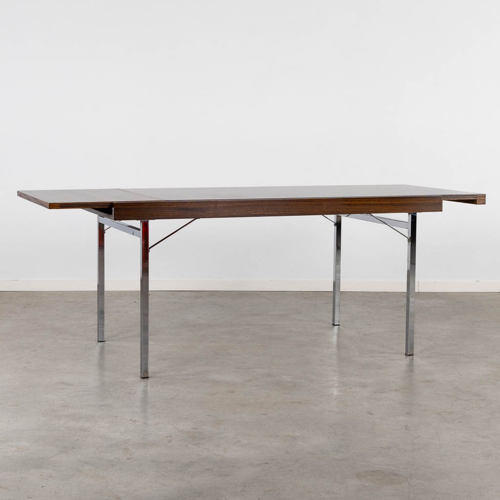 Pieter DE BRUYNE (1931-1987) 'Table'. (L:86 x W:160 x H:76 cm): Pieter DE BRUYNE (1931-1987) 'Table'. Rosewood veneer and chromed metal. Size when opened: 210 cm Dimensions: (L:86 x W:160 x H:76 cm)