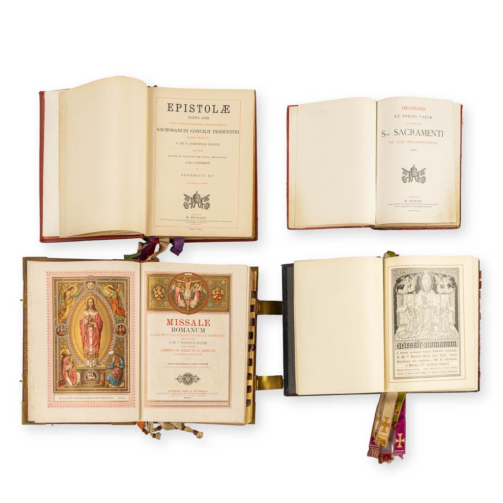 Three Missale Romanum books, added a Sanctissimi Sanctorum. (W:27 x H:37 cm) (1 of 6)