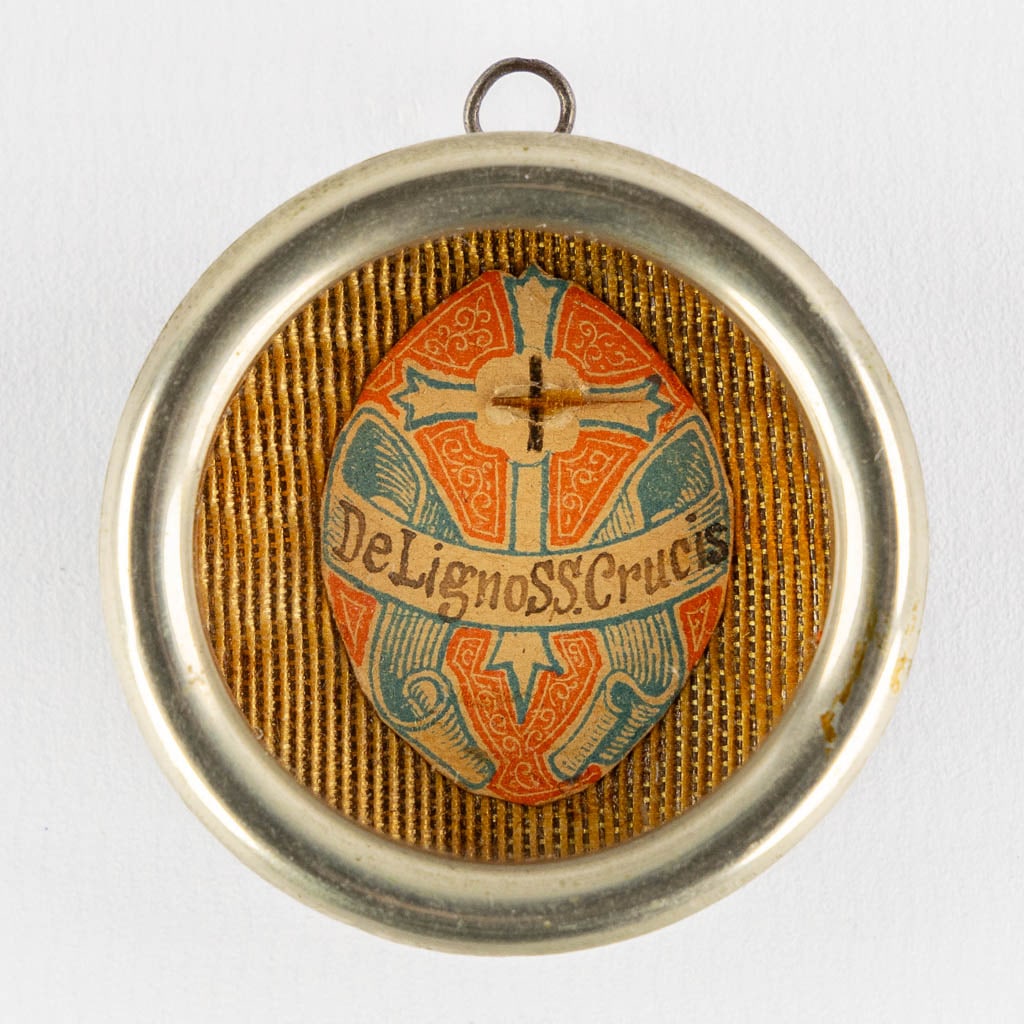 A sealed theca with a relic of the True Cross, De Ligno Cruxis DNJC.: A sealed theca with a relic of the True Cross, De Ligno Cruxis DNJC.