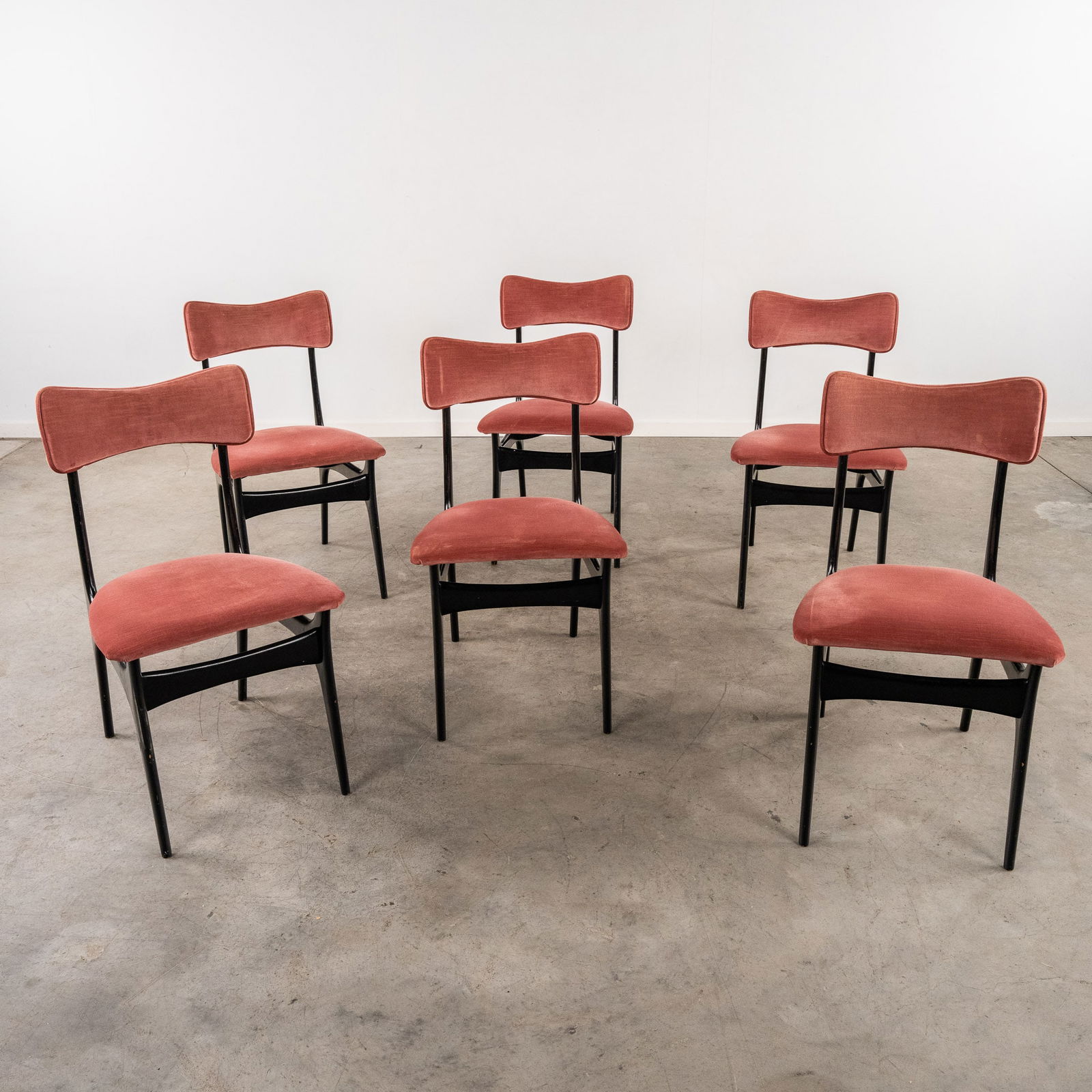 Alfred Hendrickx (1931) '6 Chairs' For Belform.: Alfred HENDRICKX (1931) '6 chairs' for Belform., Ebonised wood with pink velvet seat covers. Added is 1 chair, 7 chairs in total. 