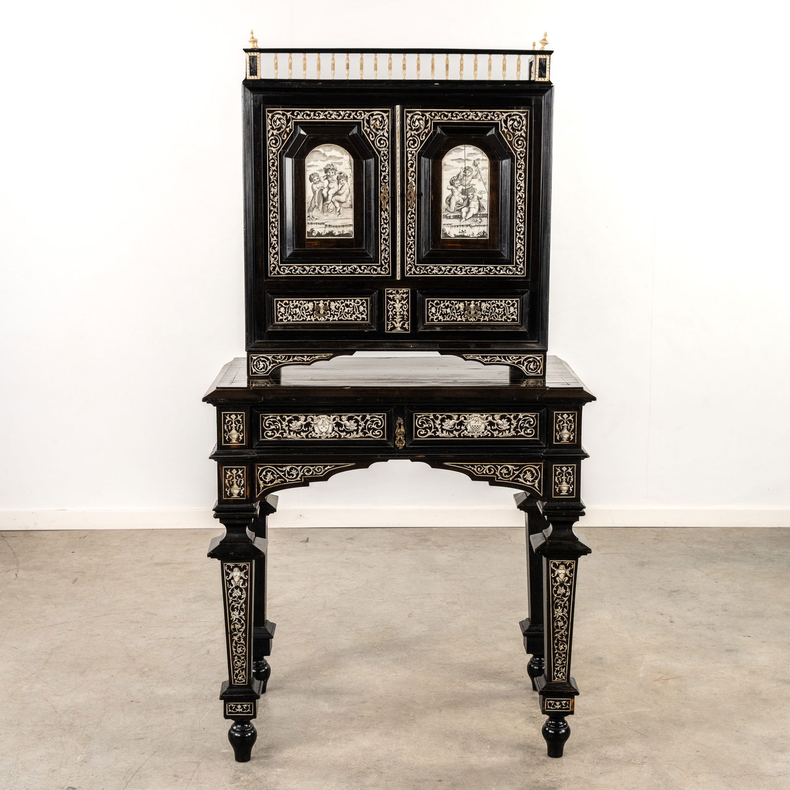 A Show Cabinet, Italian Renaissance Revival, Circa 1850. (1 of 12)