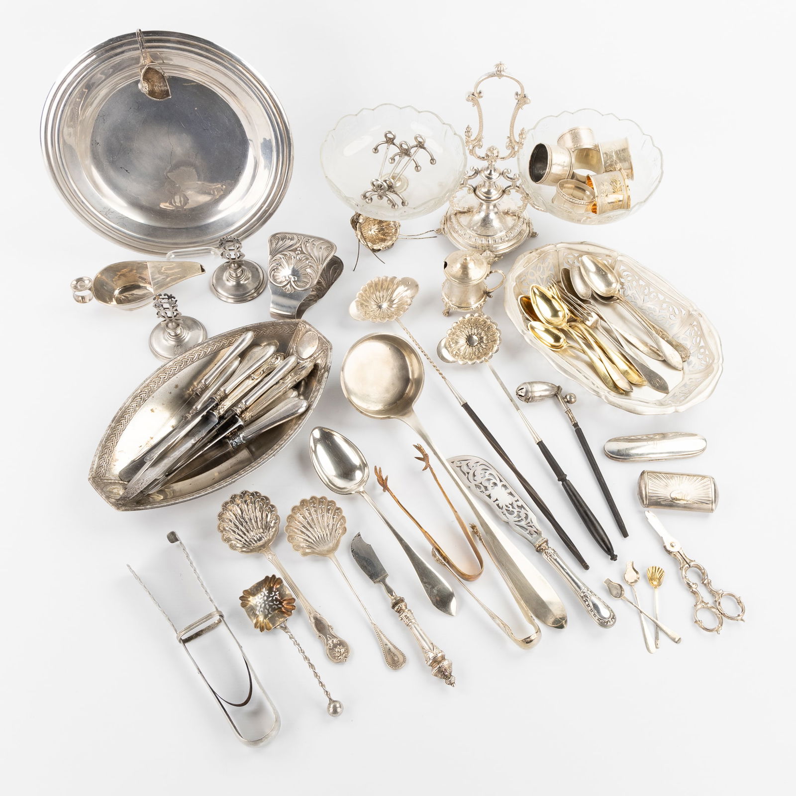 A Collection of Silver and Silver-Plated Table Accessories, Silver, 2,064kg.: A Collection of Silver and Silver-Plated Table Accessories, Silver, 2,064kg., Ladle (L: 39 cm)Centerpiece (H: 28 cm x B: 41 cm x L: 18 cm), Total gross weight silver: 2,064kg