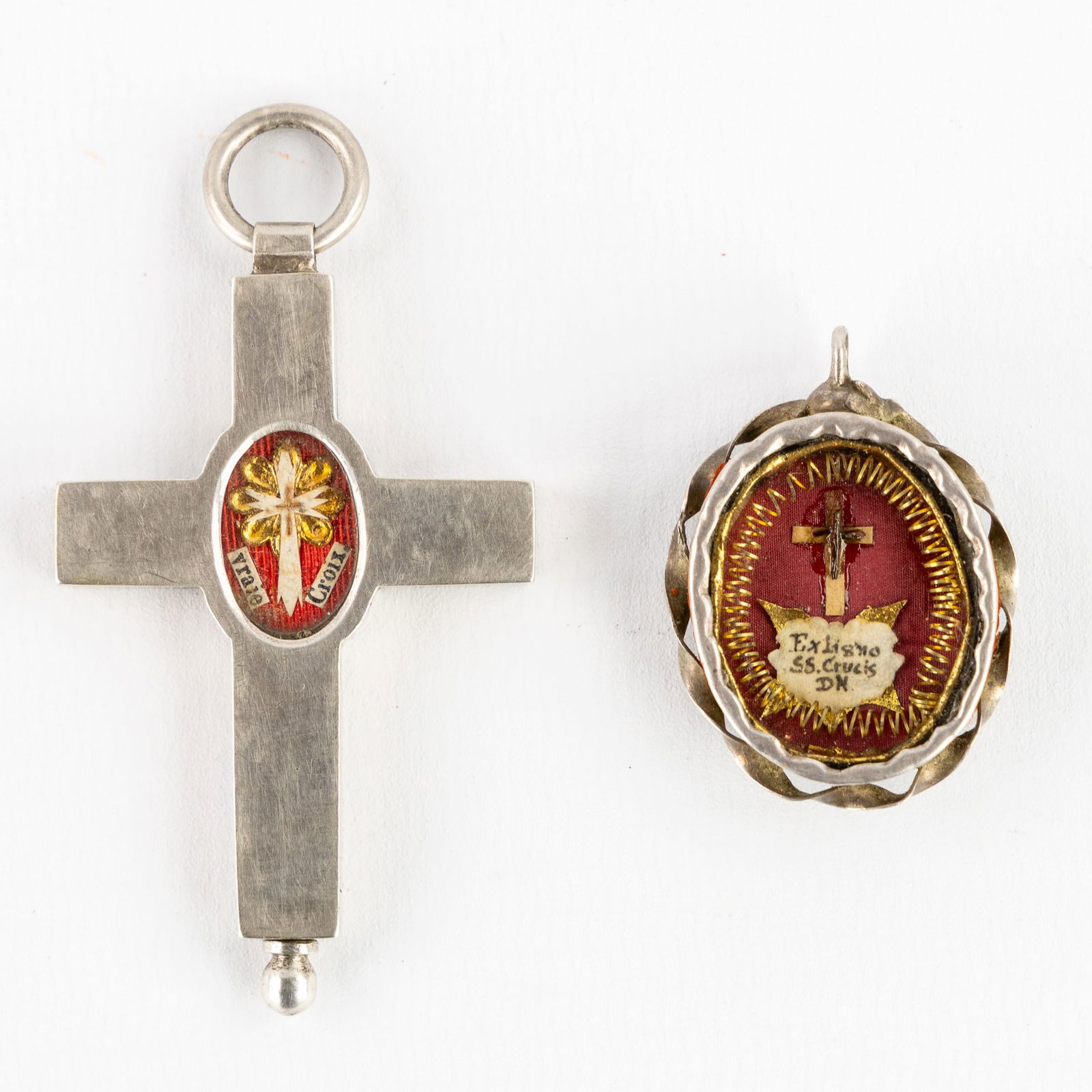 Two pendants with relics of the True Cross, Jesus Christ. (1 of 5)