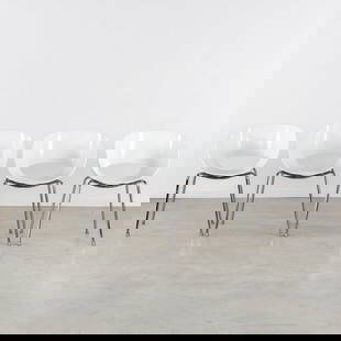 Sintesi, Four White 'Orbit' Chairs. Italy, 20th C.: Sintesi, Four White 'Orbit' Chairs. Italy, 20th century. Metal and plastic.Marked 'Sintesi - Orbit - Large' Dimensions:(W:54 x H:80 x L:55 cm)