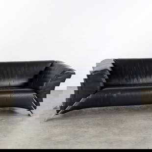 Rolf Benz (XX-XXI) a Sofa 'Rolf Benz 322', Black Leather and Aluminium.: Rolf Benz (XX-XXI) a Sofa 'Rolf Benz 322', Black Leather and Aluminium. Black leather and aluminium.Seat height: 40 cm / seat depth: 59 cm.Marked 'Rolf Benz'. Dimensions:(W:189 x H:72 x L:92 cm)