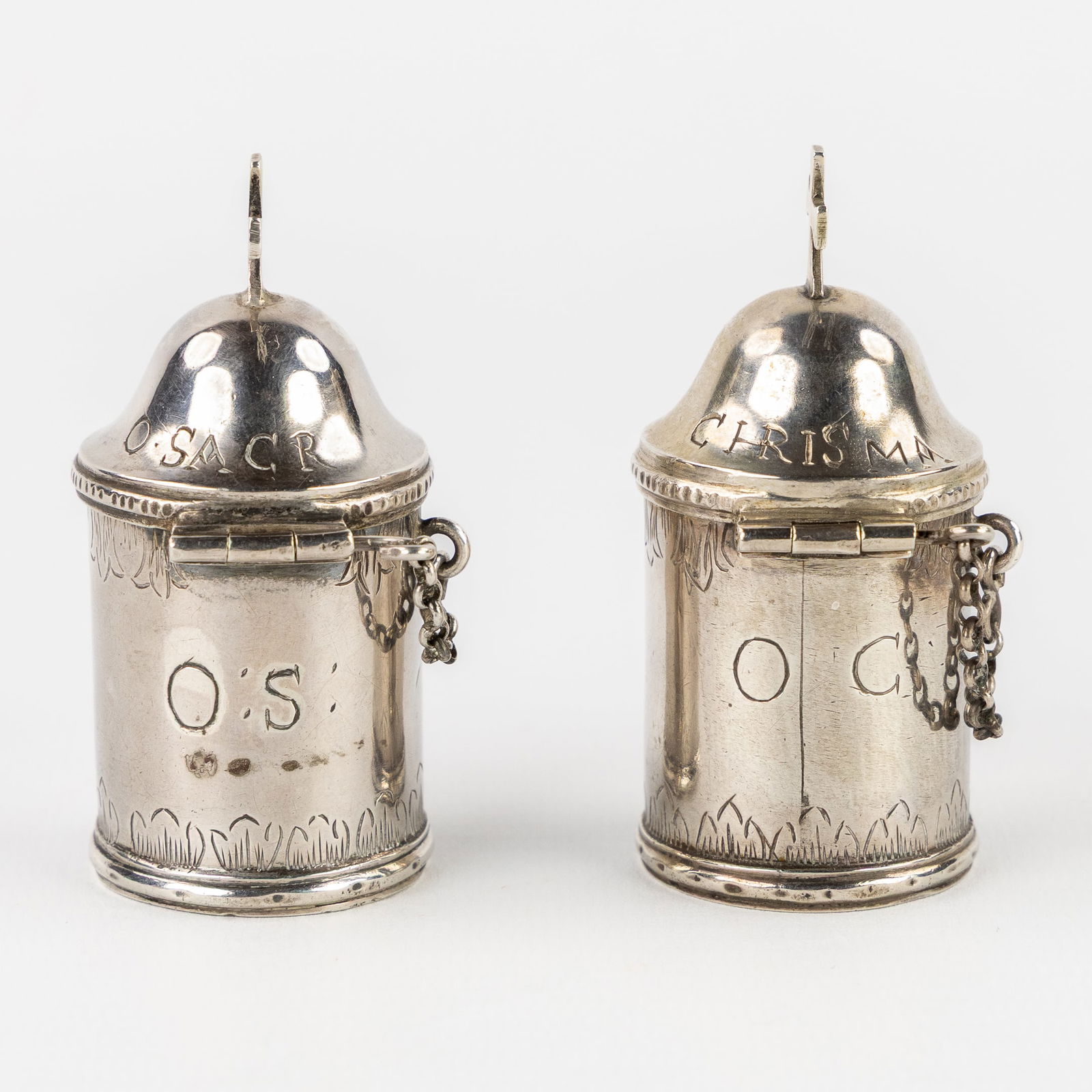 A pair of Antique 'Chrismatorum', silver. Probably 18th C. (1 of 8)