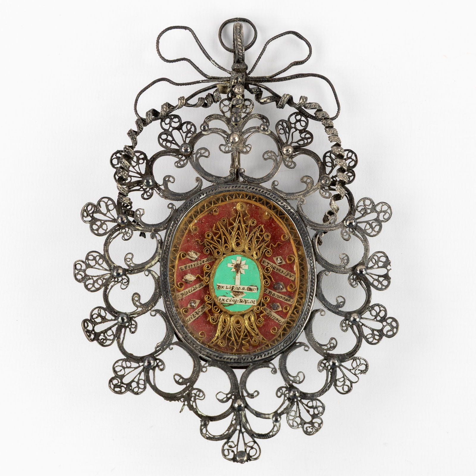 Een zilveren reliekenhouder da crucis (1 of 4)