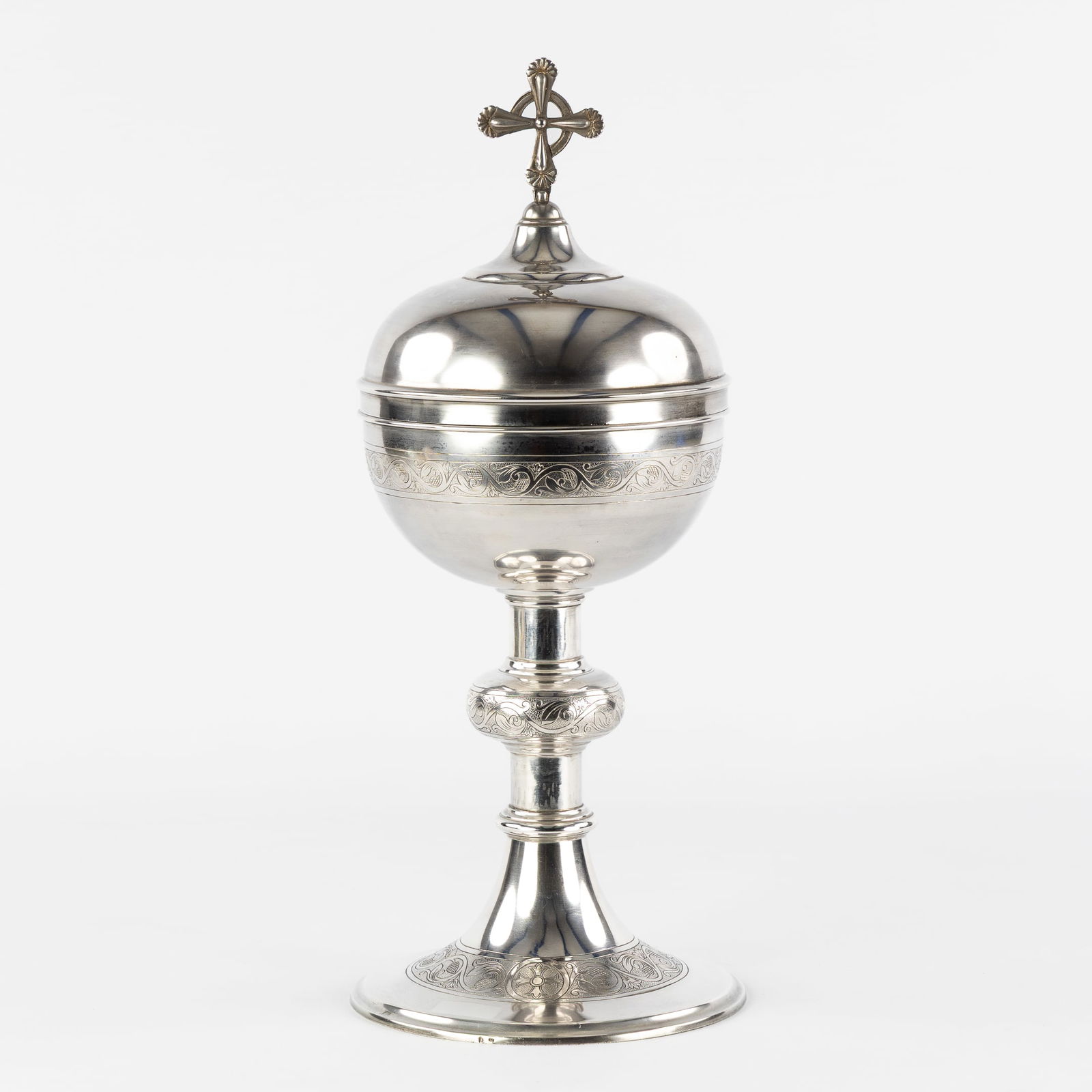 Theophile Loosfelt (act. 1865-1900), Silver Ciboria, Mounted with a Crucifix, Ghent, Second Half of (1 of 10)