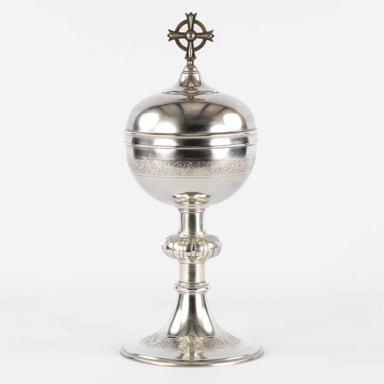 Theophile Loosfelt (act. 1865-1900), Silver Ciboria, Mounted with a Crucifix, Ghent, Second Half of (1 of 10)