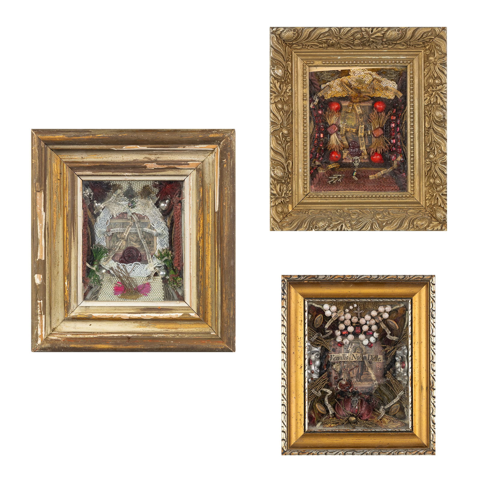 Three Decorative Devotional Frames, Folk Art.: Three Decorative Devotional Frames, Folk Art. H: 33 cm x W: 31 cm x D: 7 cmH: 31 cm x W: 26.5 cm x D: 6.5 cmH: 27 cm x W: 23 cm x D: 7 cm Drie decoratieve devotionele kaders, volksku