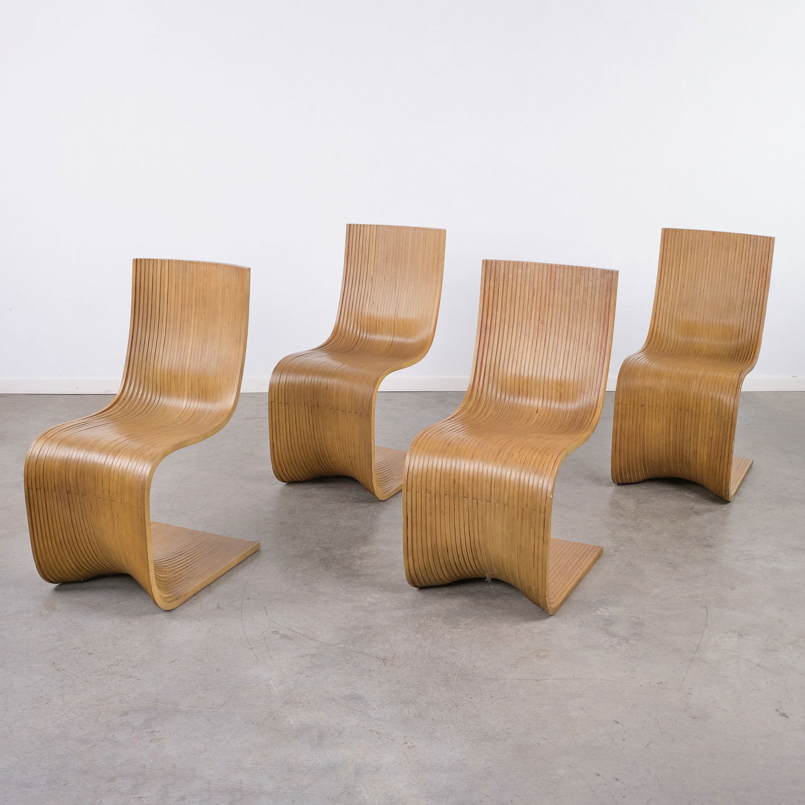 Alejandro ESTRADA (XX-XXI) 'Contour' 4 chairs. (1 of 20)