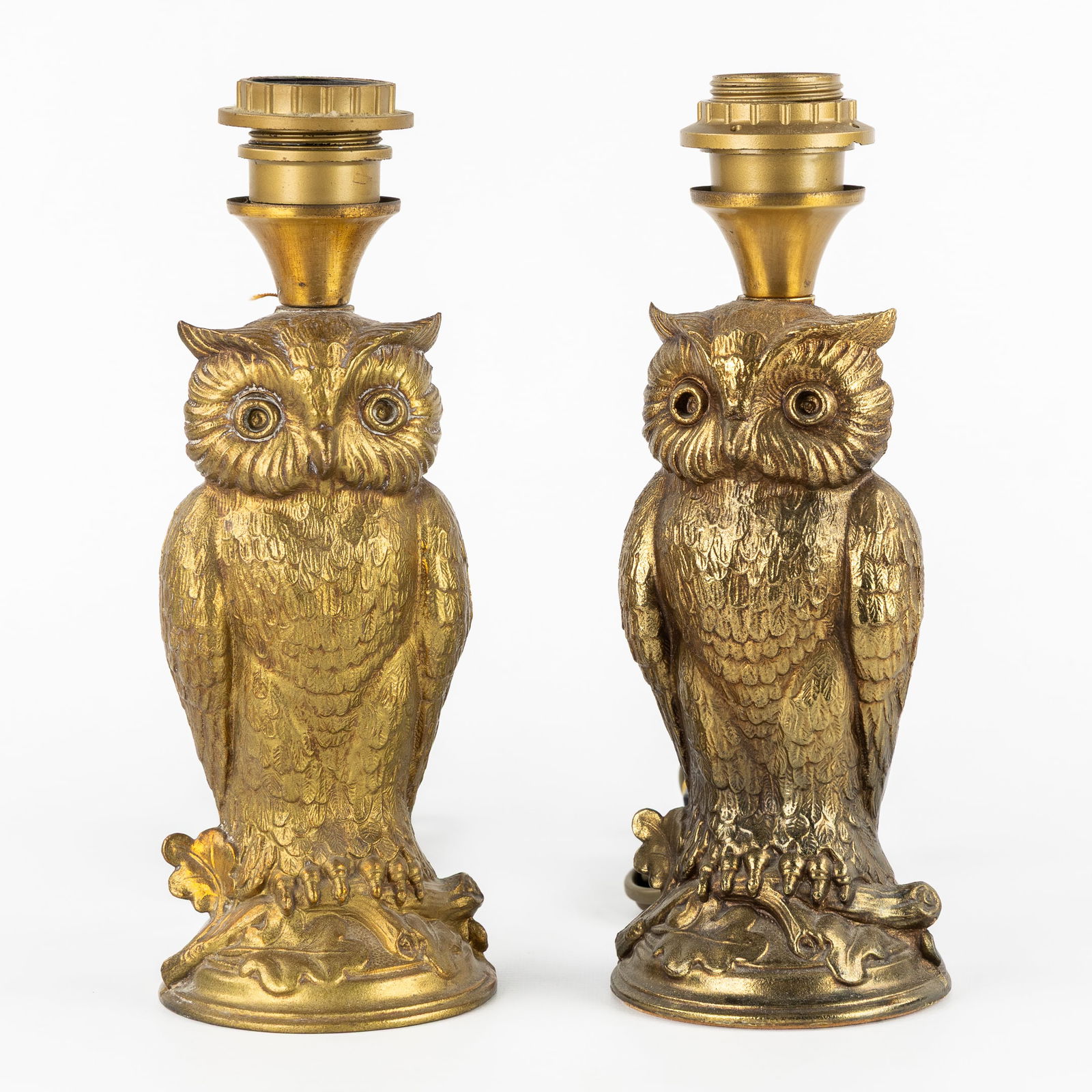 Loevsky & Loevsky, Deknudt, A Pair of Table Lamps with Owls. Hollywood Regency.: Loevsky & Loevsky, Deknudt, A Pair of Table Lamps with Owls. Hollywood Regency. L&L WMC marked (Loevsky & Loevsky White Metal Casting Corporation).Decoration with an owl.Without lampshade.Labeled