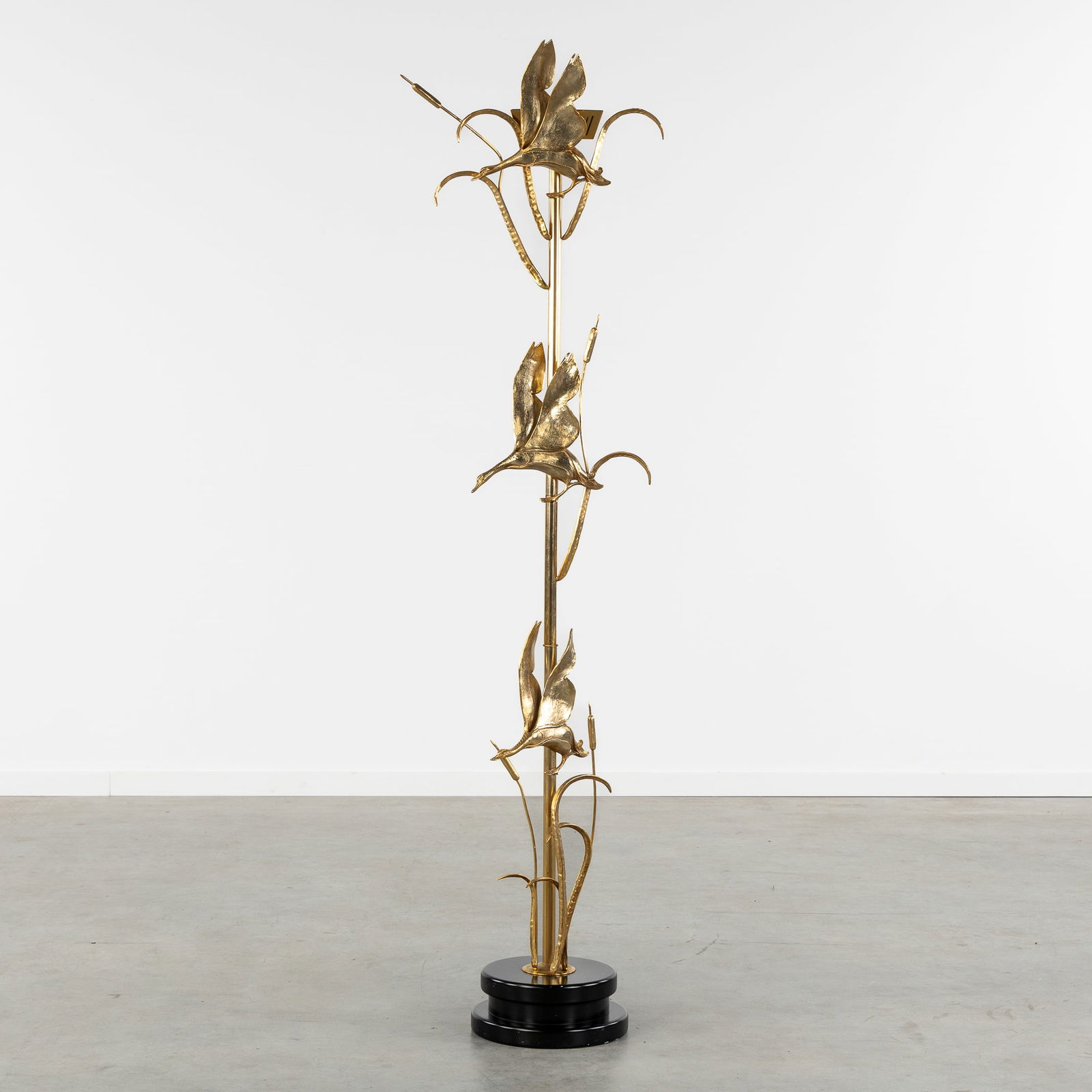 Lanciotto Galeotti (1945) A Floor Lamp with Ducks, Gilded Brass and Bronze, for L'Originale, Italy, (1 of 8)