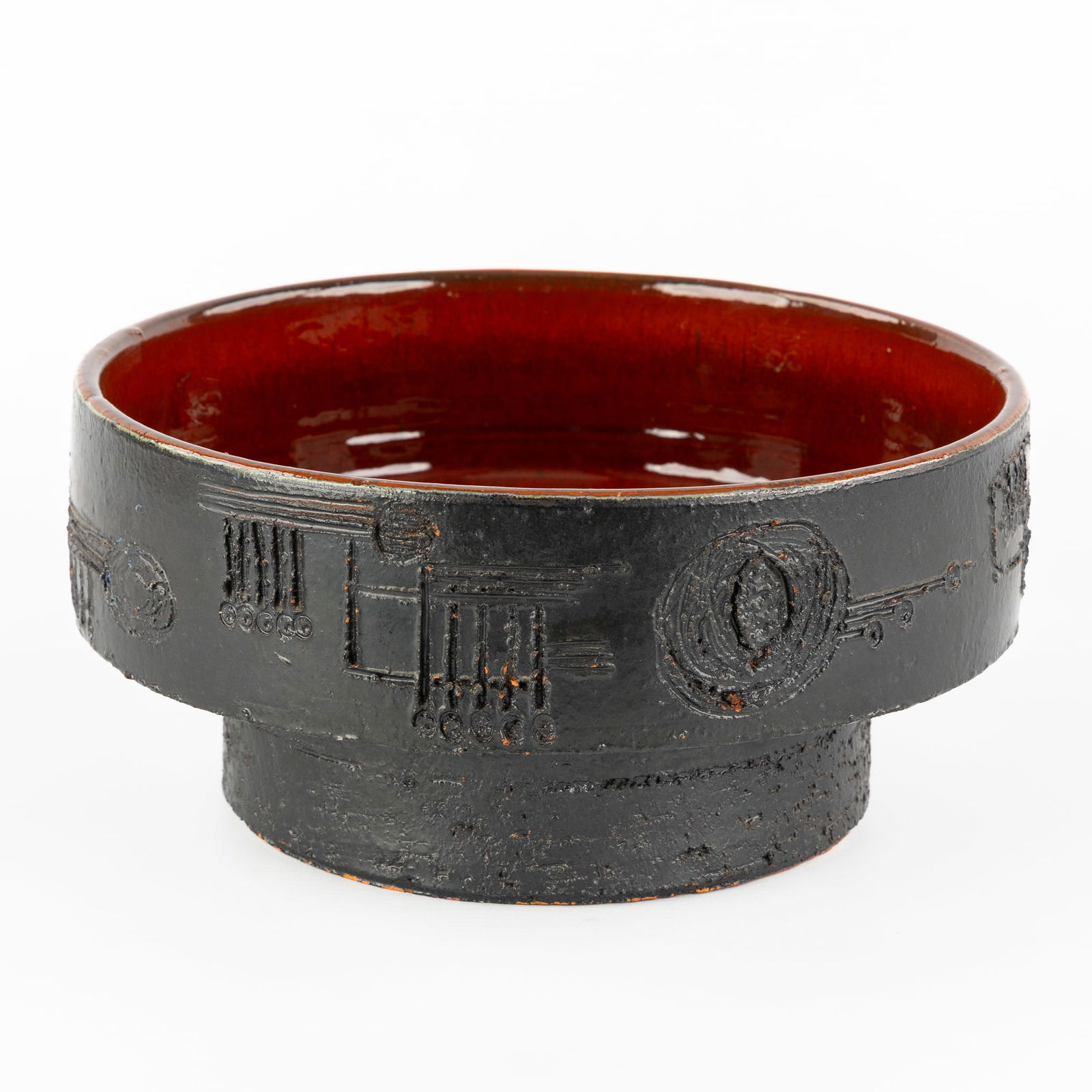 Rogier Vandeweghe (1923-2020) 'Bowl' for Amphora. Red and black glazed ceramics. (1 of 7)
