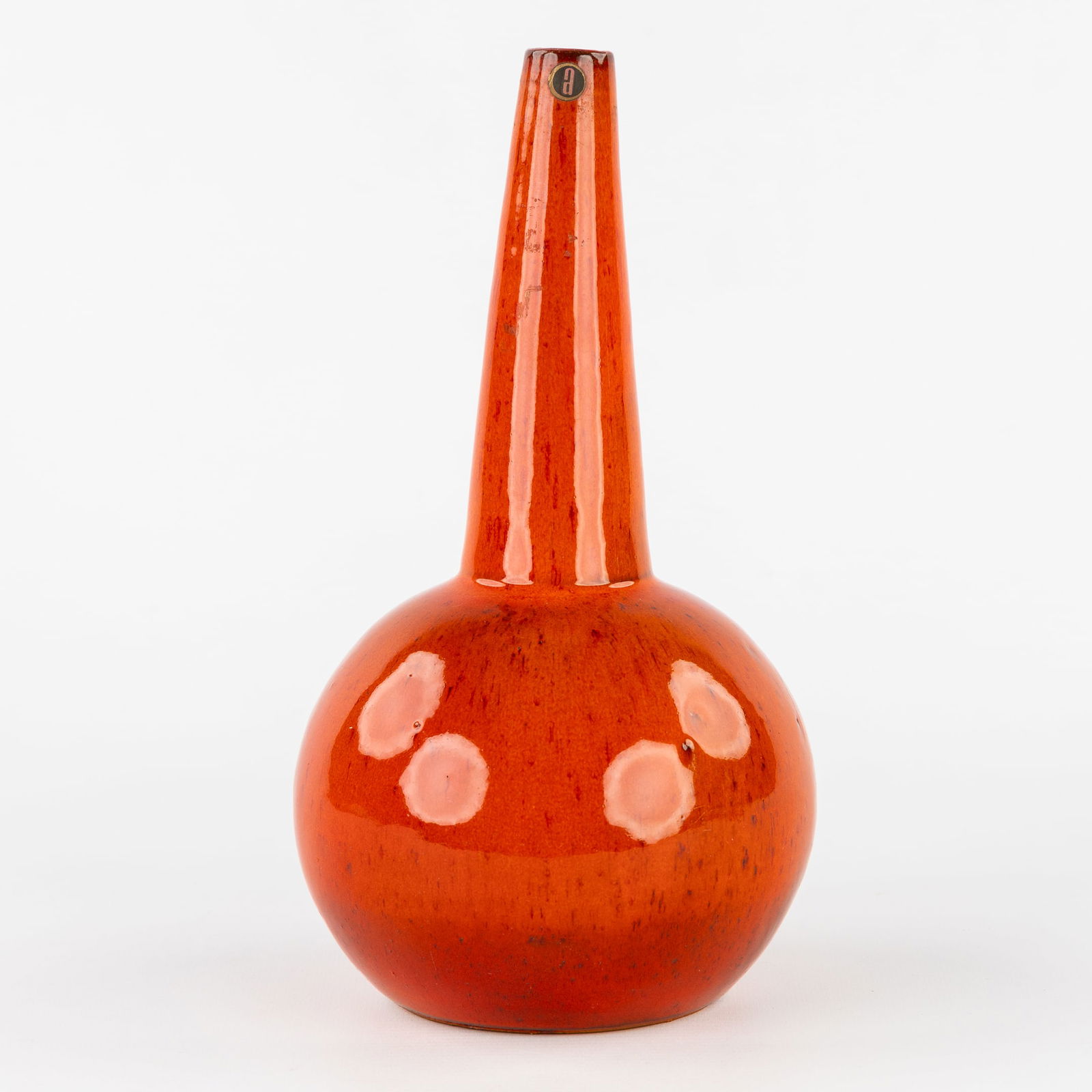 Rogier Vandeweghe (1923-2020) 'Vase' for Amphora.: Rogier Vandeweghe (1923-2020) 'Vase' for Amphora. Red glaze. Rectangular 'Amphora' mark on the stand ring. Amphora sticker on the upper rim.