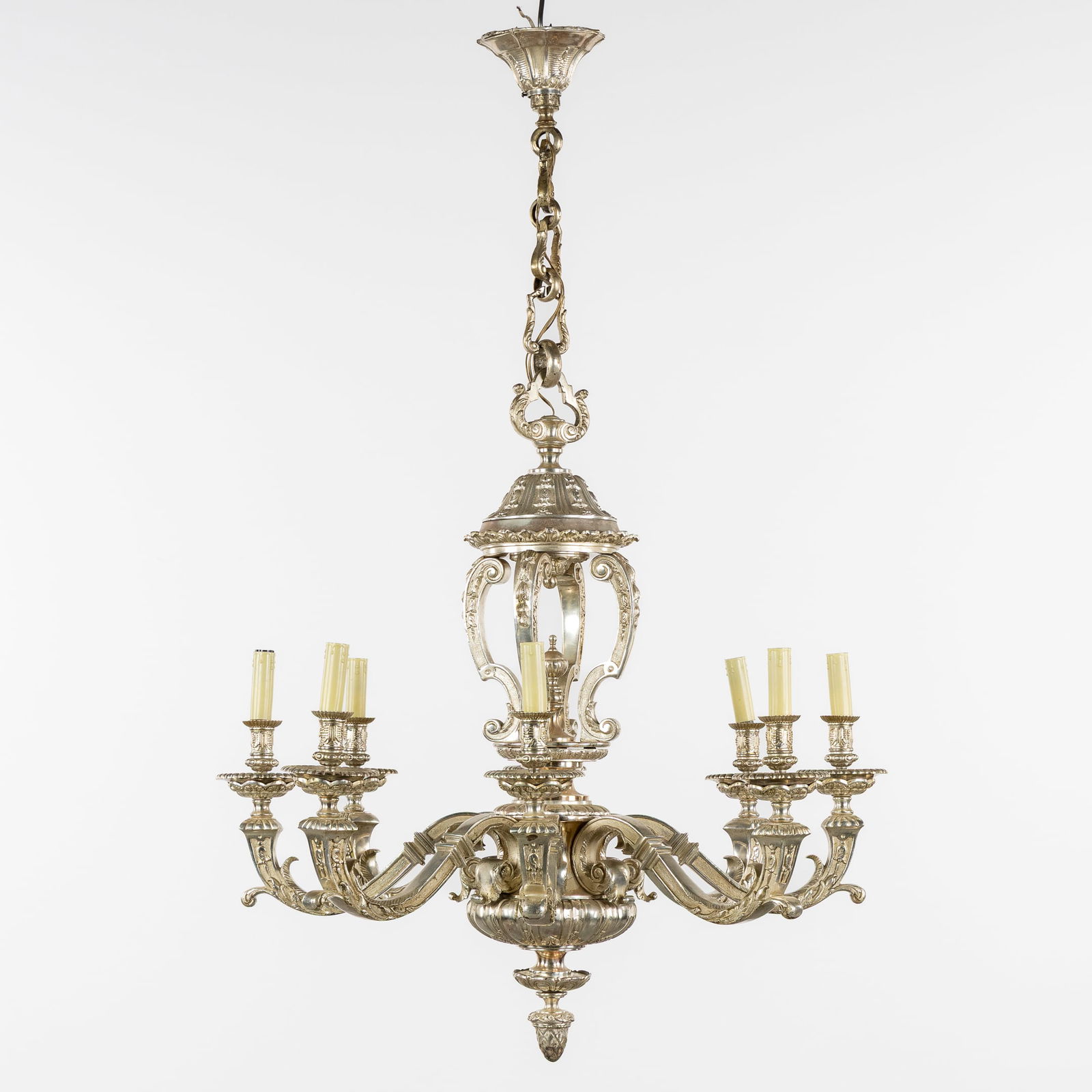 A large 'Mazarin' Chandelier, Silver-plated bronze. (1 of 7)