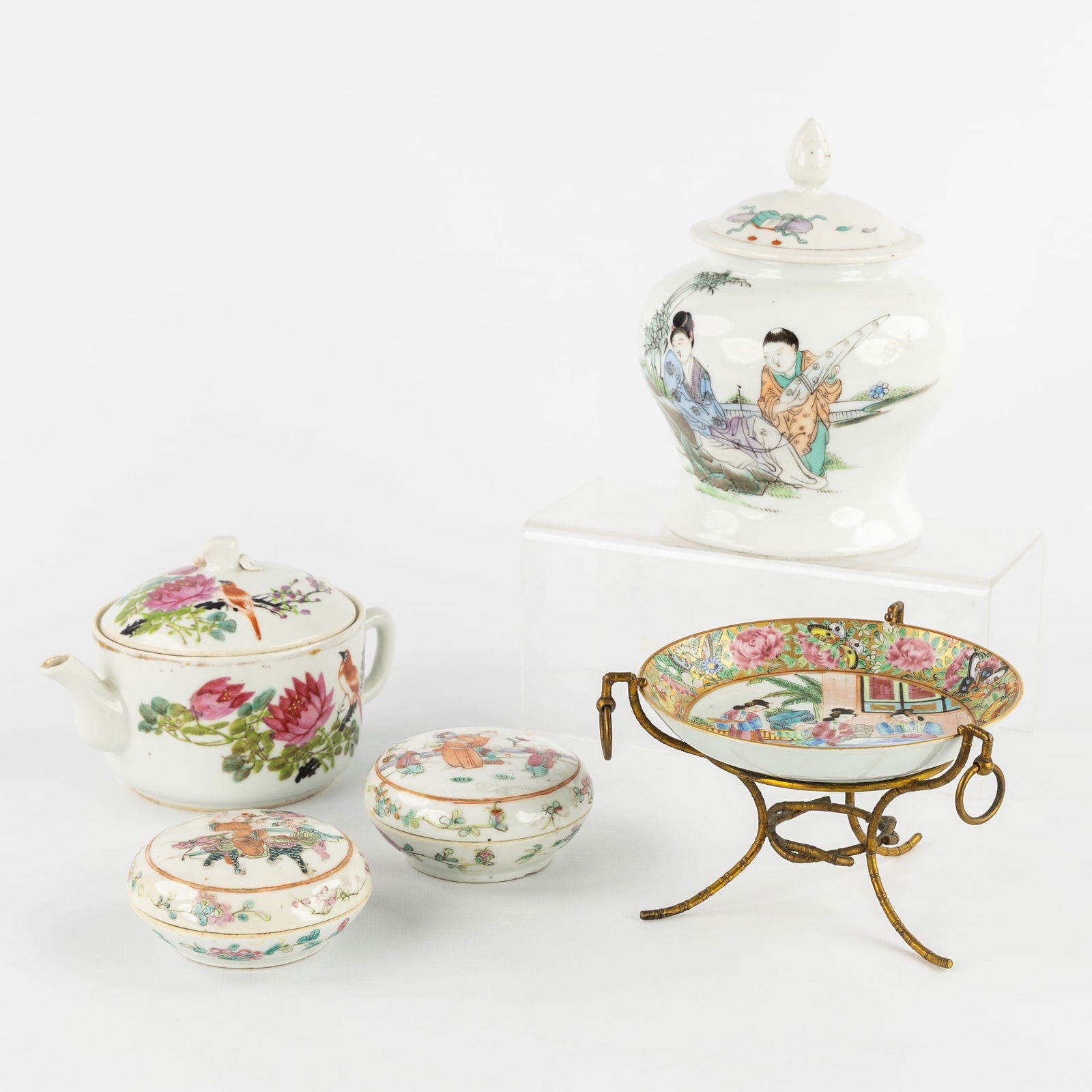 A Collection of Five Pieces of Chinese Porcelain, Famille Rose and Canton, 19th and 20th C. (1 of 14)