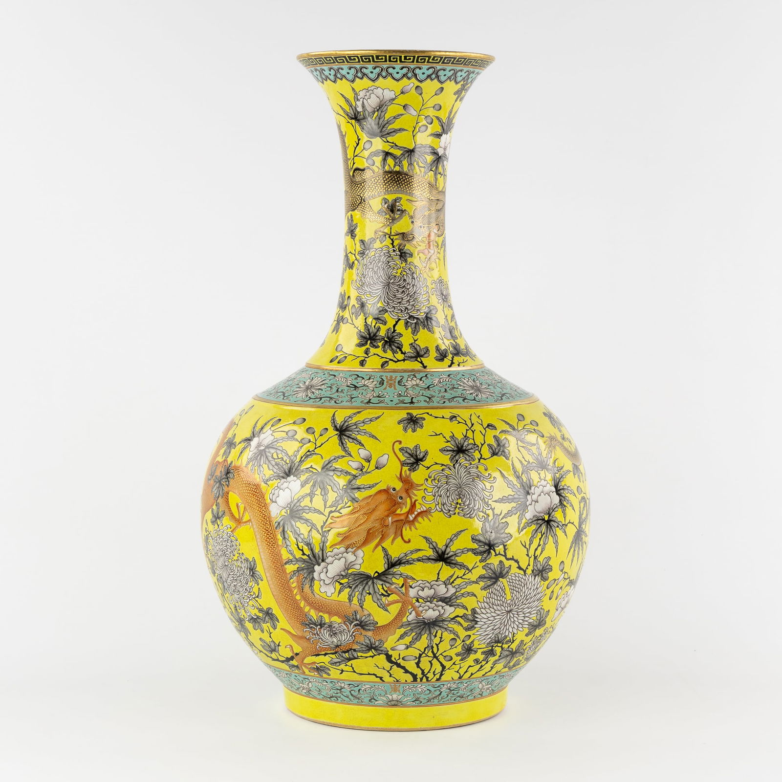 A Large Chinese vase, yellow ground with red dragons and Grisaille Peonies decor. (1 of 20)