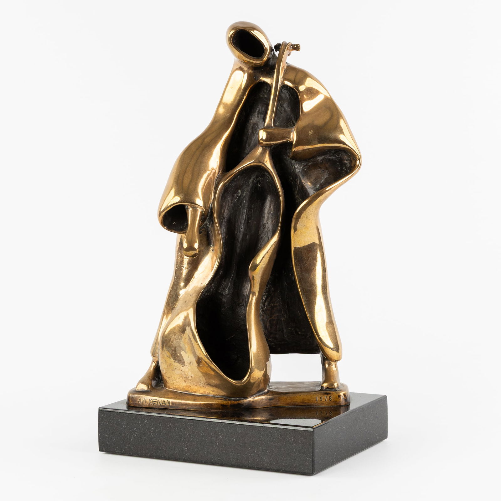 Avi Kenan (1951) 'Soul Music', polished bronze, 9/10 (1978): Avi Kenan (1951) 'Soul Music', polished bronze, 9/10 (1978) Polished bronze, mounted on a black marble base.Sculpture of a musician, a cellist.Signed 'Avi Kenan', numbered 9/10 and dated 1978.