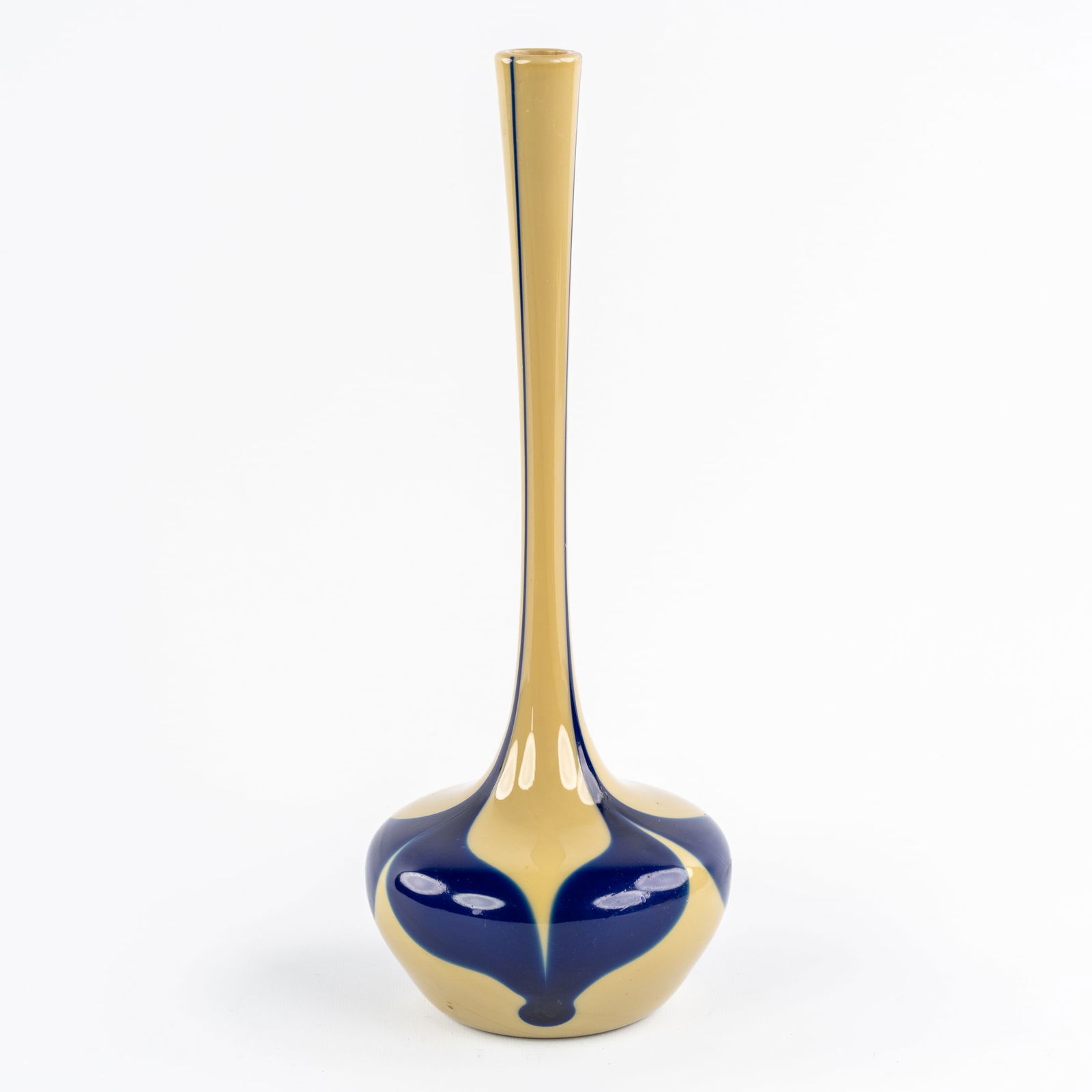 Val Saint Lambert, 'Ognion De Jemeppe' vase, model Berluze. (1 of 5)