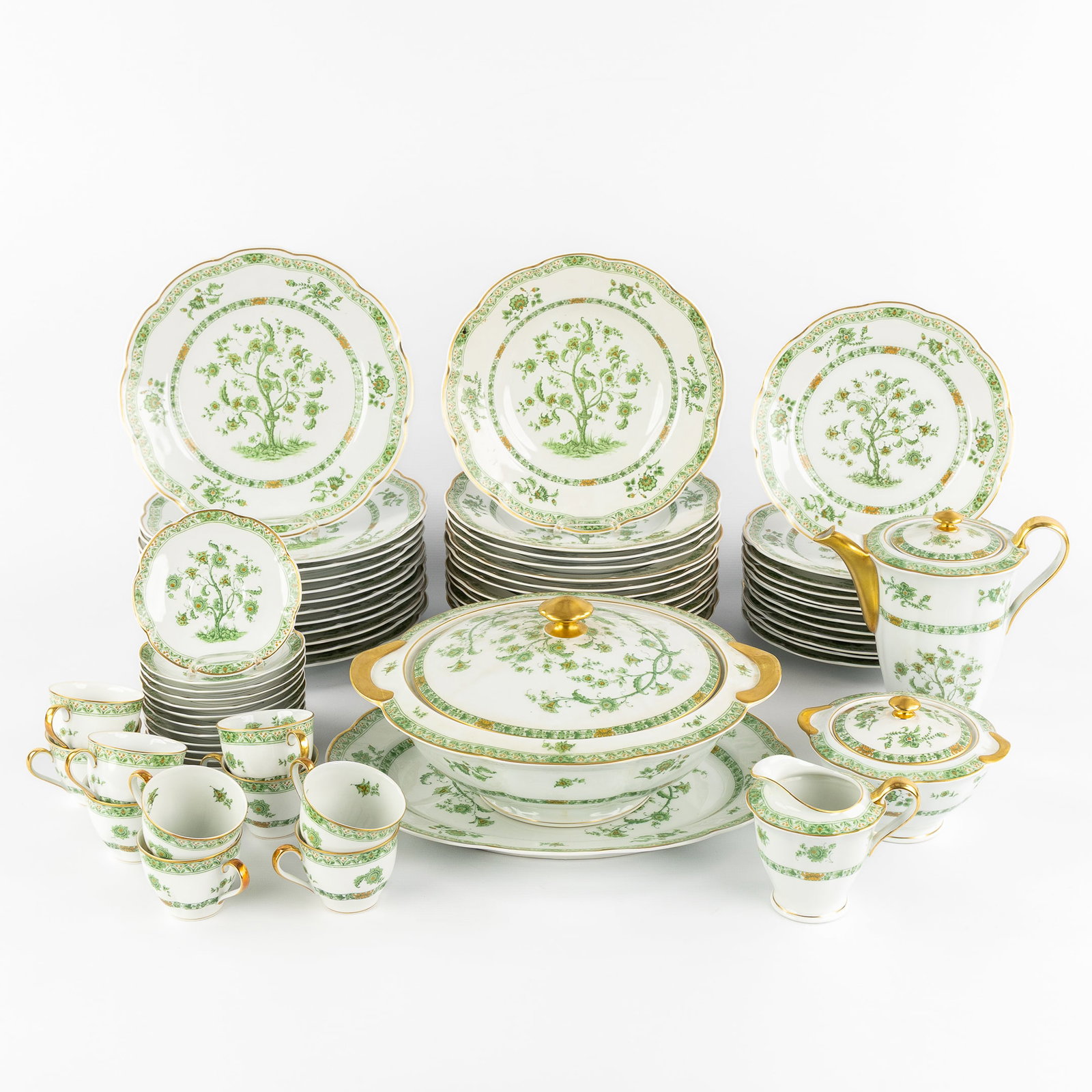 Limoges Haviland 'Bonneval', a 63-piece porcelain dinner service. (1 of 17)