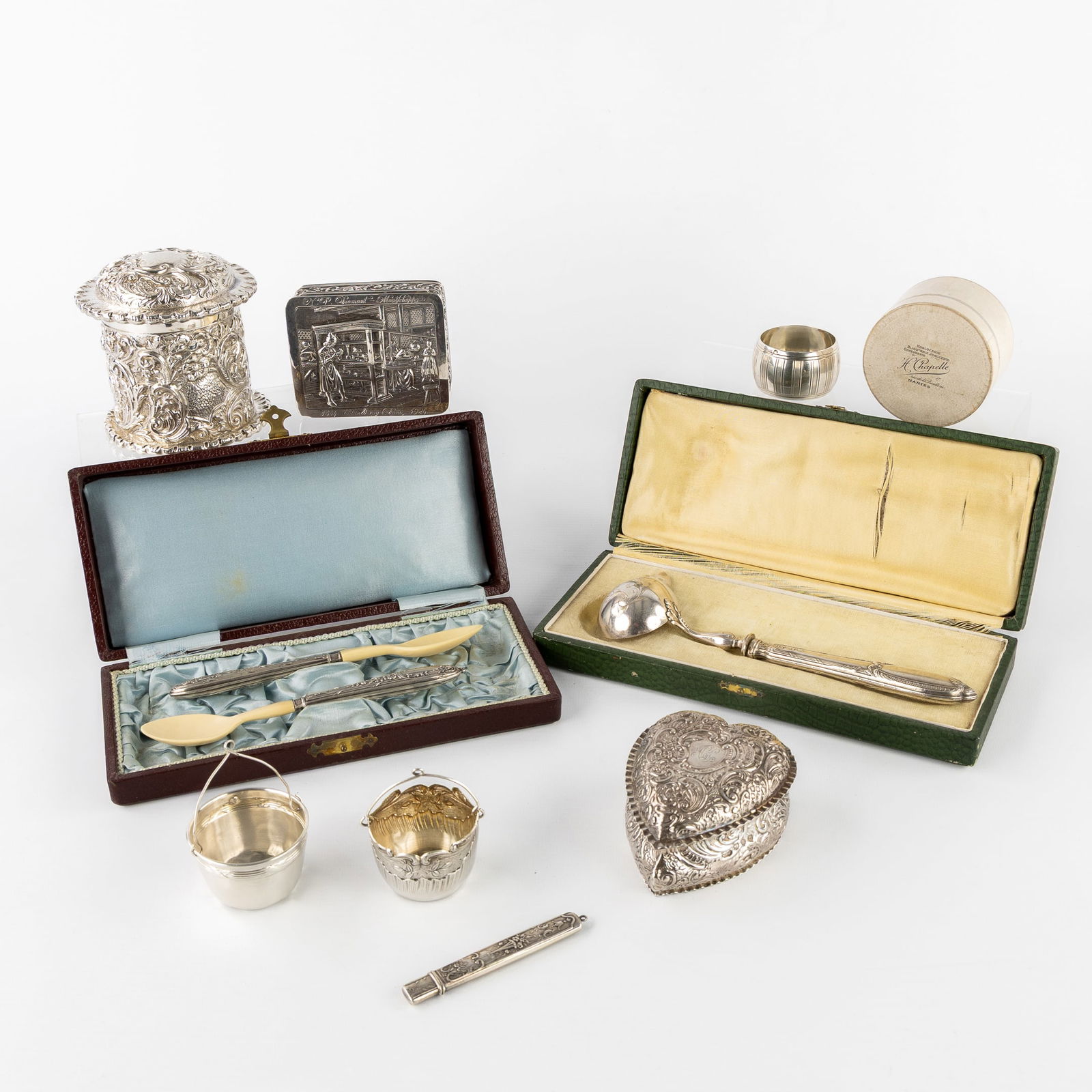 A Collection of Silver Accessories, France and England, 19th and 20th Century. Silver, 422g. (1 of 20)