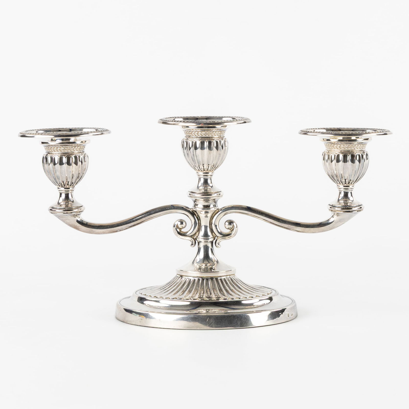 Wolfers Frères (1942-1997) A Silver Table Candelabra with Three Candle Holders, Neoclassical Style. (1 of 7)