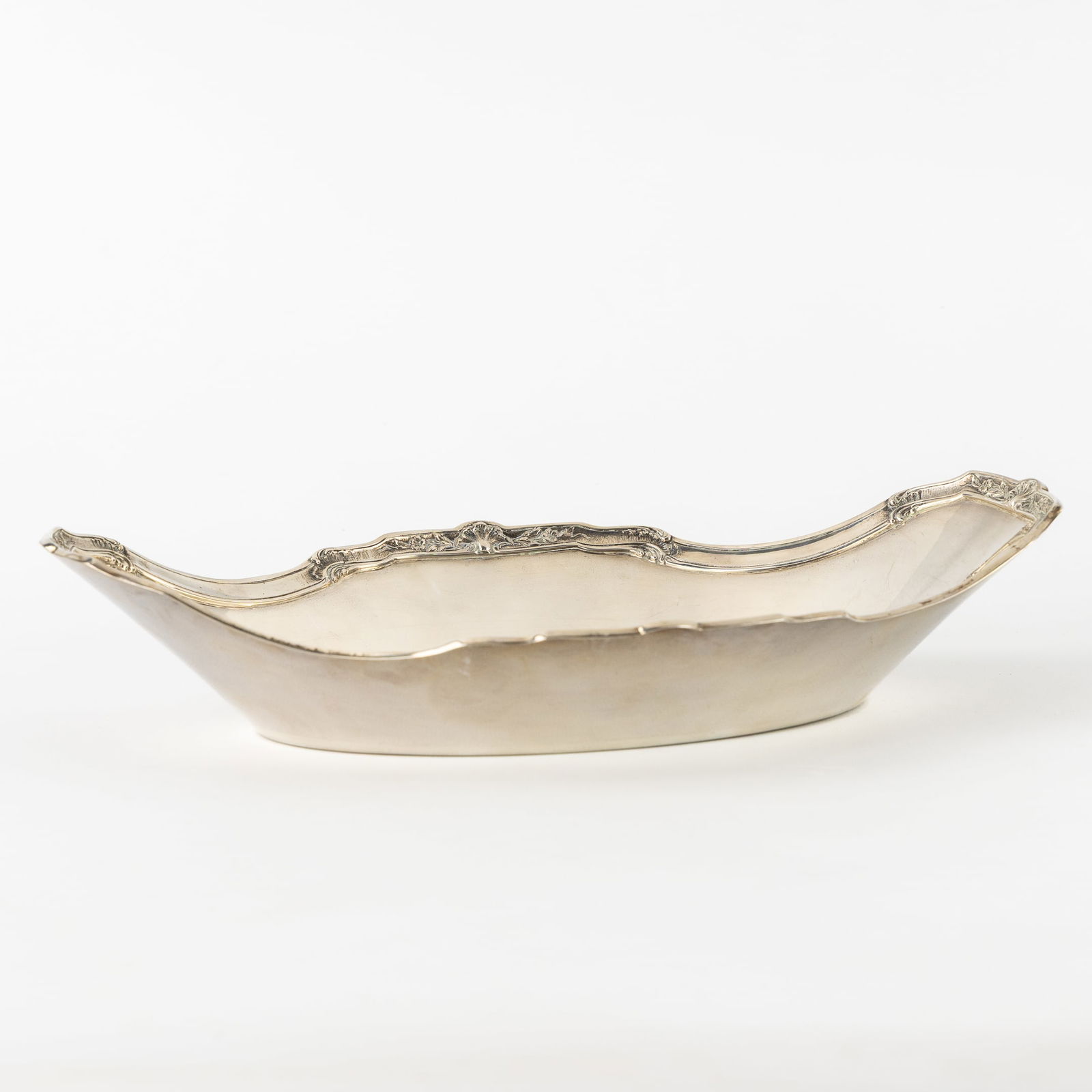 Delheid Frères (1942-ca. 1980) A Silver Bowl, Louis XV style, Brussels. Silver, 544g. (1 of 6)