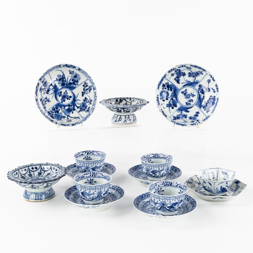 A Collection of 14 Blue and White Chinese cups, saucers, and tazza, Kangxi, 18th C. (1 of 11)