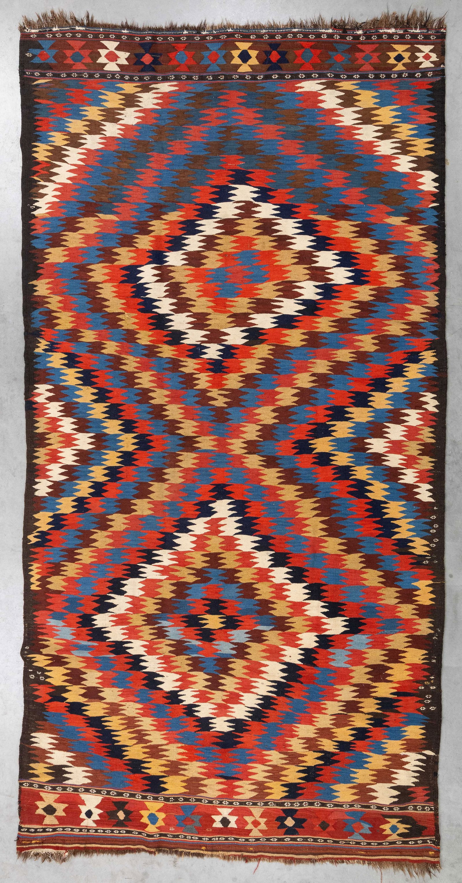 An Oriental hand-made kilim, Afghanistan (314 x 164 cm). (1 of 7)