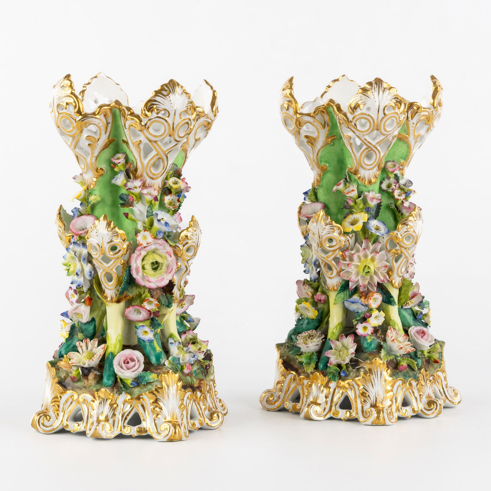 A Pair of fine porcelain flower vases, Jacob Petit, Paris, 19th C. (1 of 10)