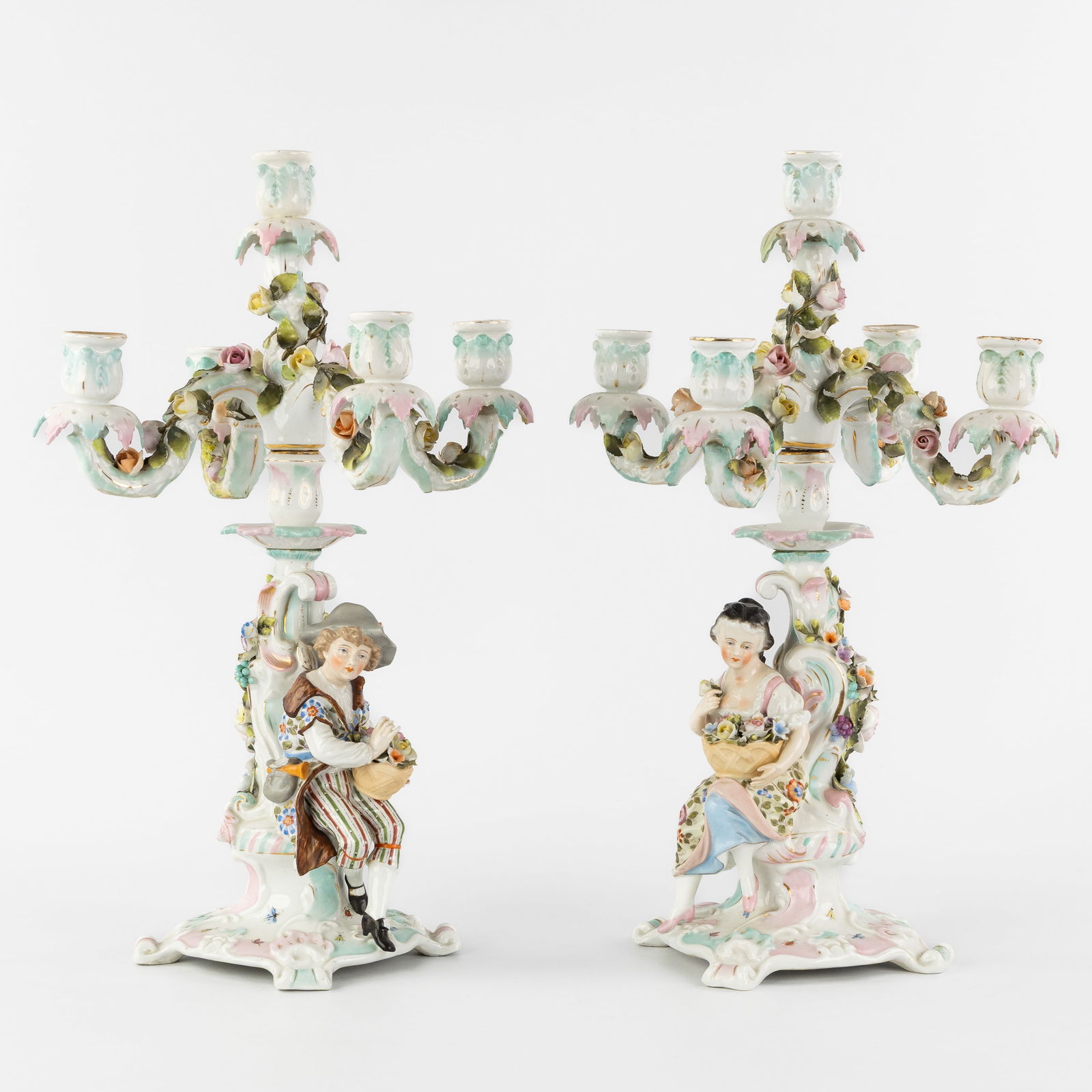 Plaue - Von Schierholz. A pair of candelabra. Polychrome porcelain. Duitsland. (1 of 10)