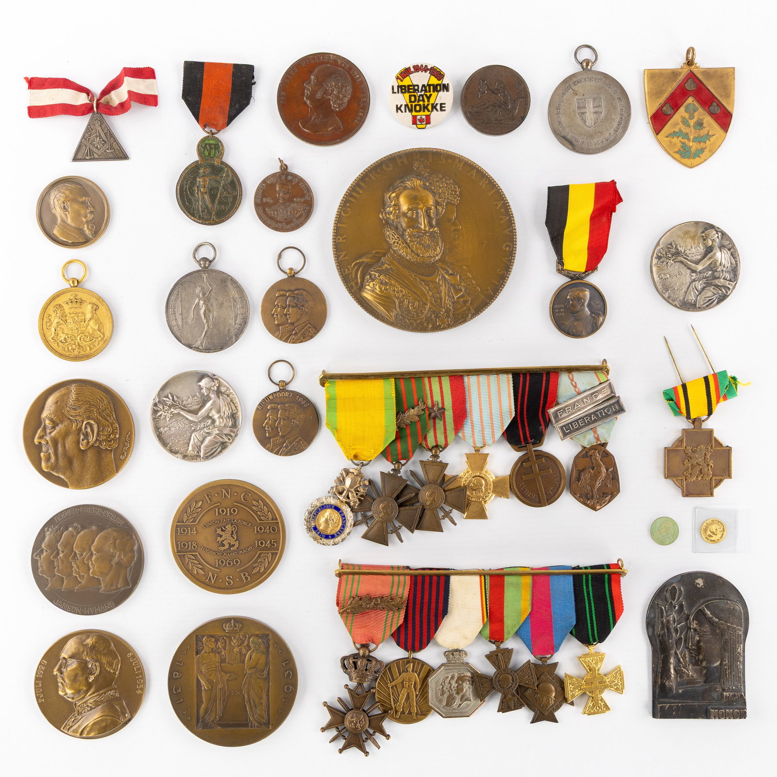 A Collection of 35 Medals, War Decorations, and Commemorative Medals. (1 of 10)