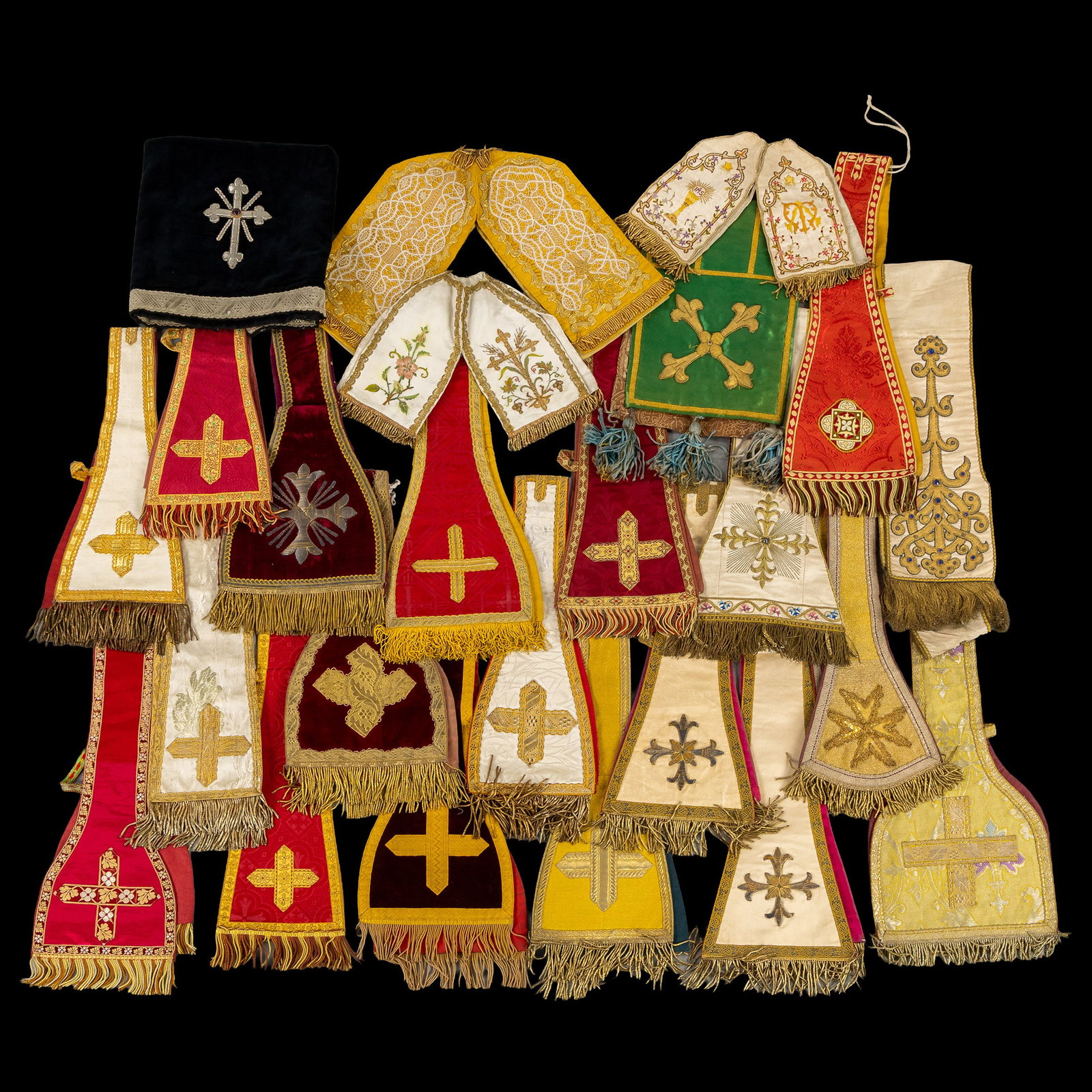 Liturgical vestments: 19 maniples, a chalice veil and 3 ciborium veils. Brocade and embroidery, (1 of 6)