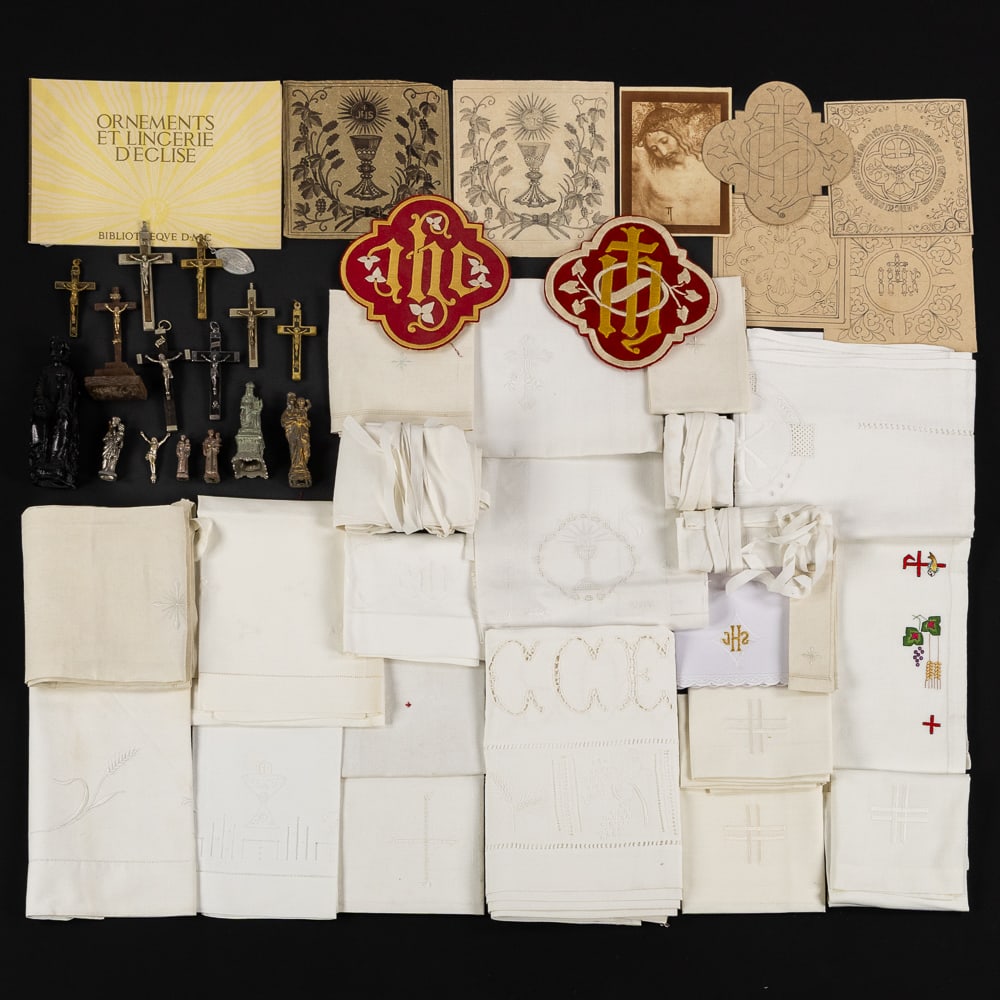 Lithurgical Textiles: Chalice veils, altar veils, embroidered appliques and designs for appliques. (1 of 6)