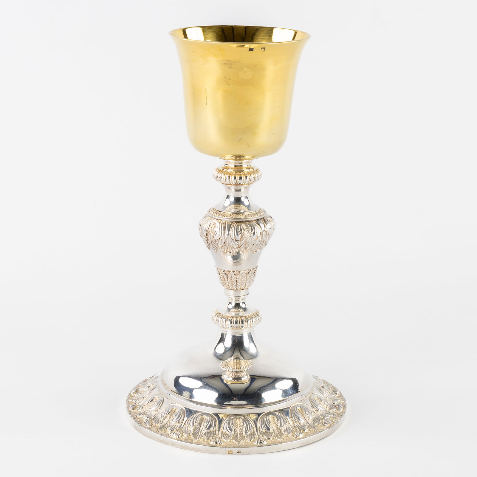 Jourdain Louis II Laurent (1804-1866) 'Chalice' silver in a baroque style. Belgium, 1832-1869. 442g. (1 of 9)