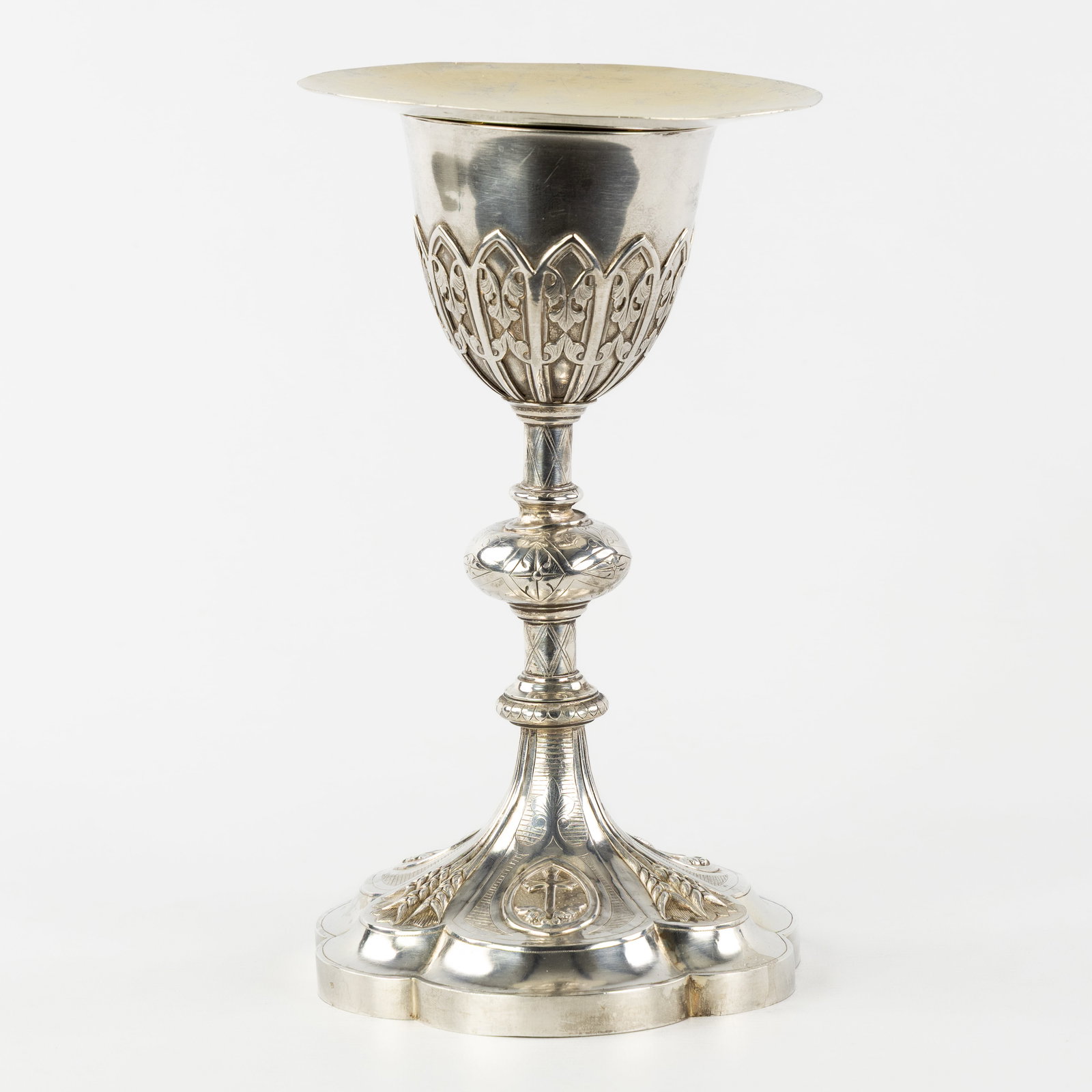 A Chalice with paten, silver. Finished with floral motifs. Gothic Revival, France. 447g. (1 of 13)