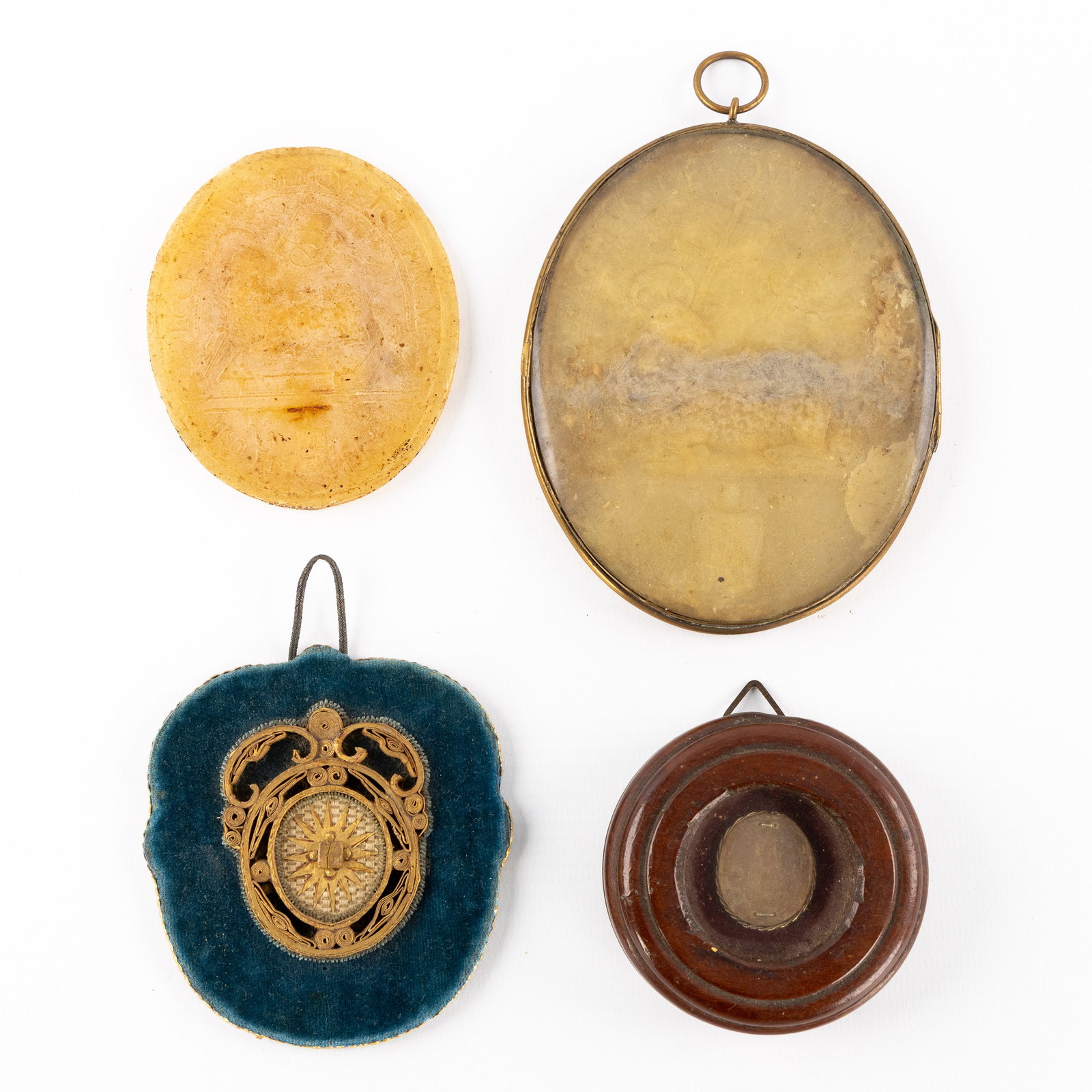 Four Relics for the Agnus Dei or Lamb of God, with Wax seals of Leo XII and Leo XIII, 19th C. (1 of 9)