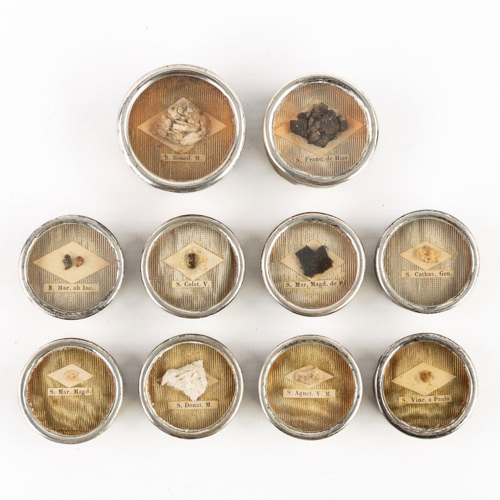 Ten sealed theca with relics for Saints and Martyrs, Mary Magdalene, Vincentius à Paulo, Blessed: Ten sealed theca with relics for Saints and Martyrs, Mary Magdalene, Vincentius à Paulo, Blessed Mary of the Incarnation. Saint Benedict, Martyr. (S. Bened. M.) Saint Donat, Martyr. (S. Donat.