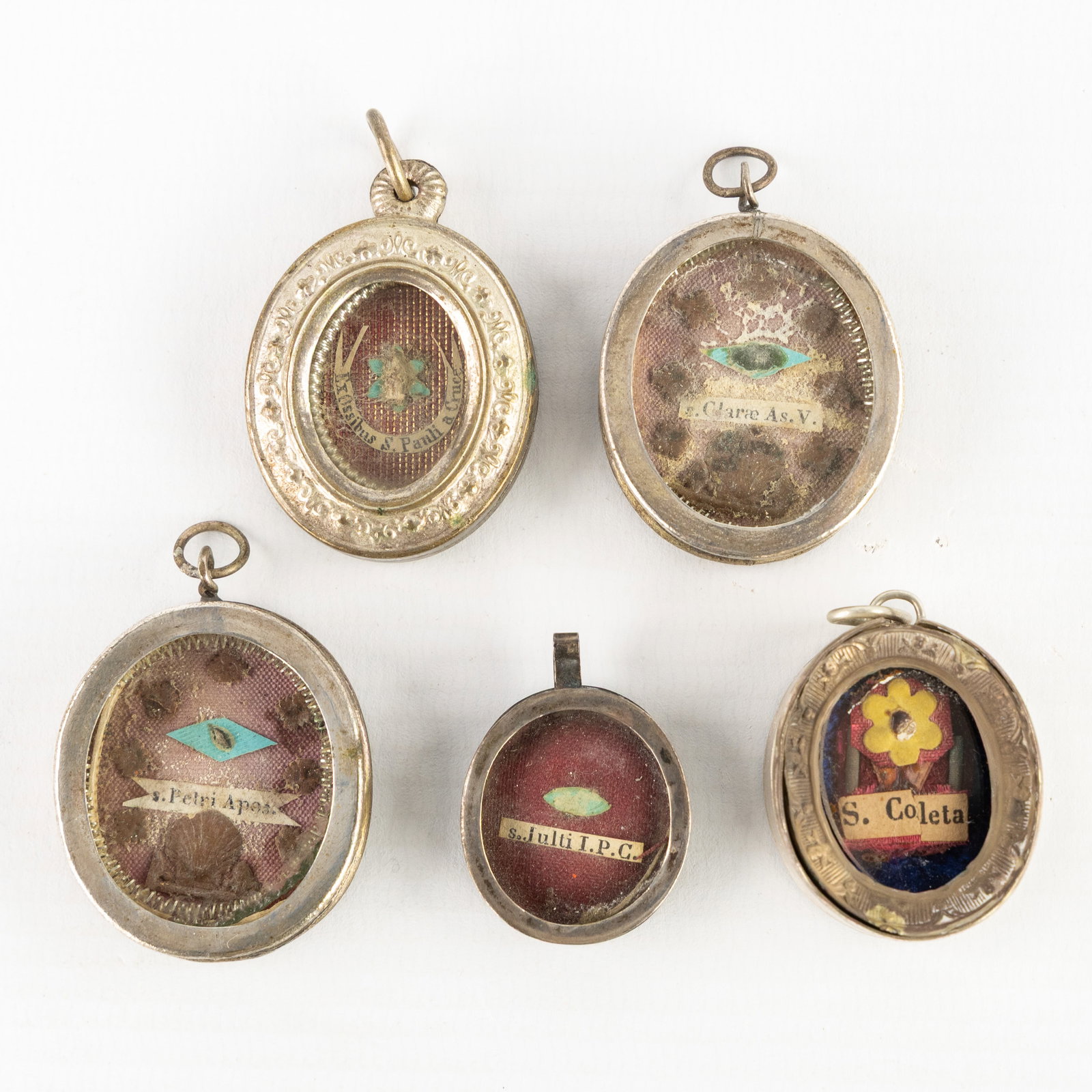 Five theca or reliquaries with relics for Saints and Popes, including the documents. (1 of 3)