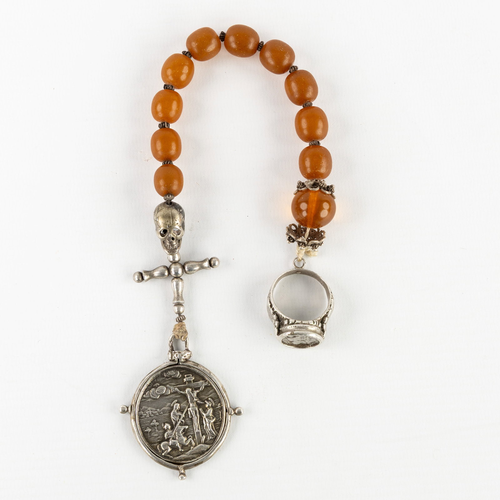 Haute époque, A South German 'Zehner' or Rosary with ten beads, silver and amber, 17th C. (1 of 5)