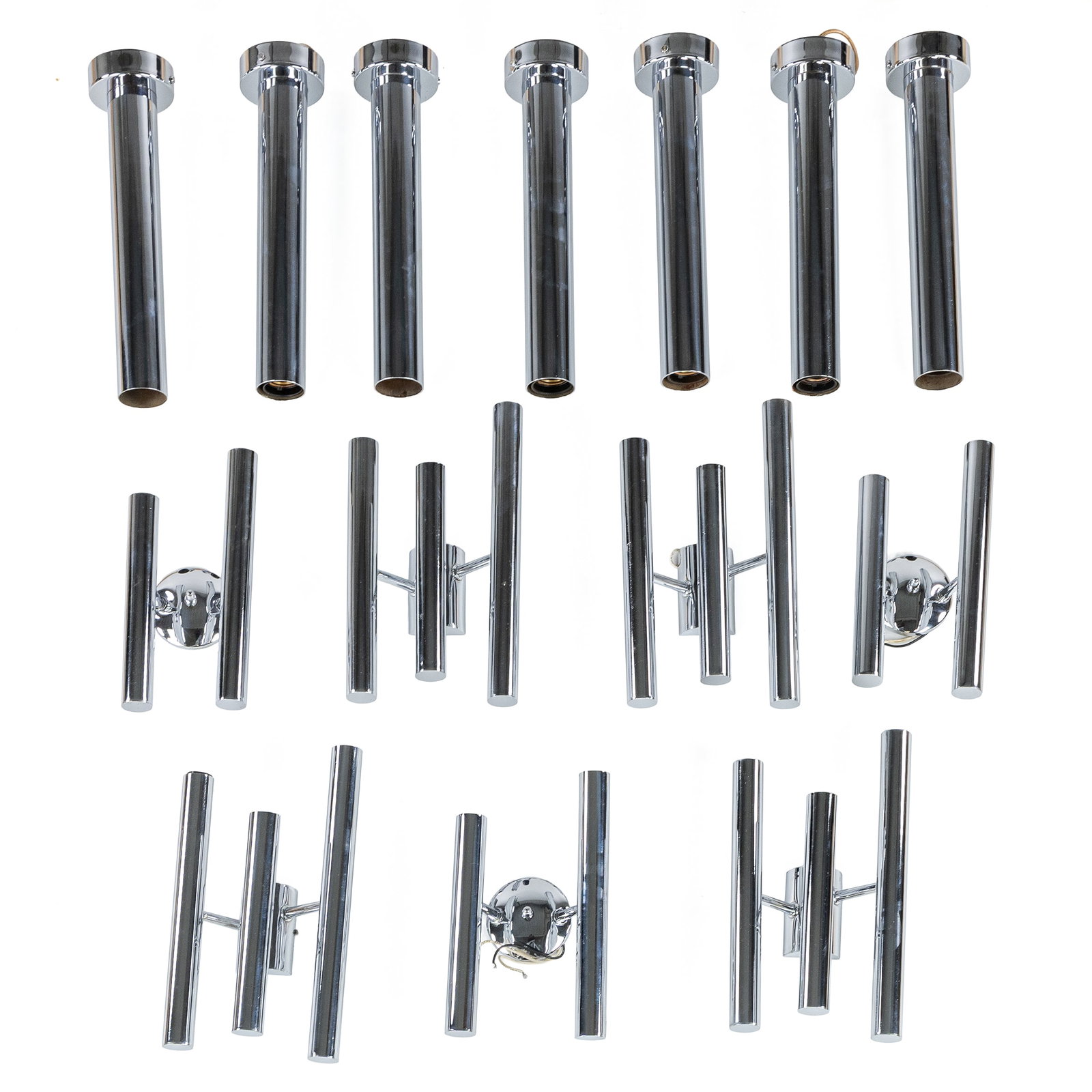 TeDe Light, a set of 14 wall and ceiling lamps, chrome-plated metal, in the style of Gaetano: TeDe Light, a set of 14 wall and ceiling lamps, chrome-plated metal, in the style of Gaetano Sciolari, circa 1980. Chrome-plated metal.7 ceiling lamps with one light point (H: 33 cm).3 wall lamps or w