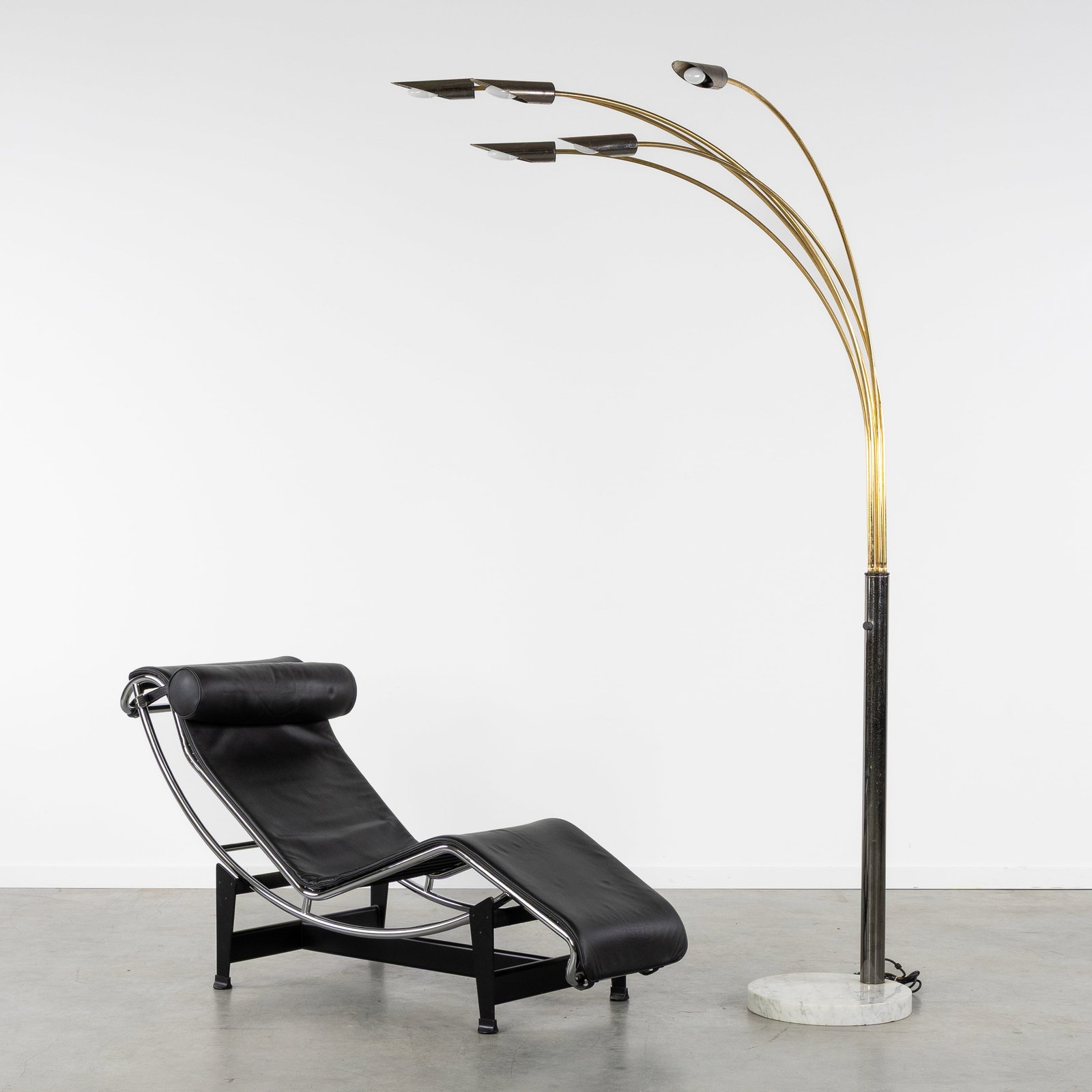 An Italian Arc Lamp with 5 Arms, Brass, circa 1970. (1 of 10)