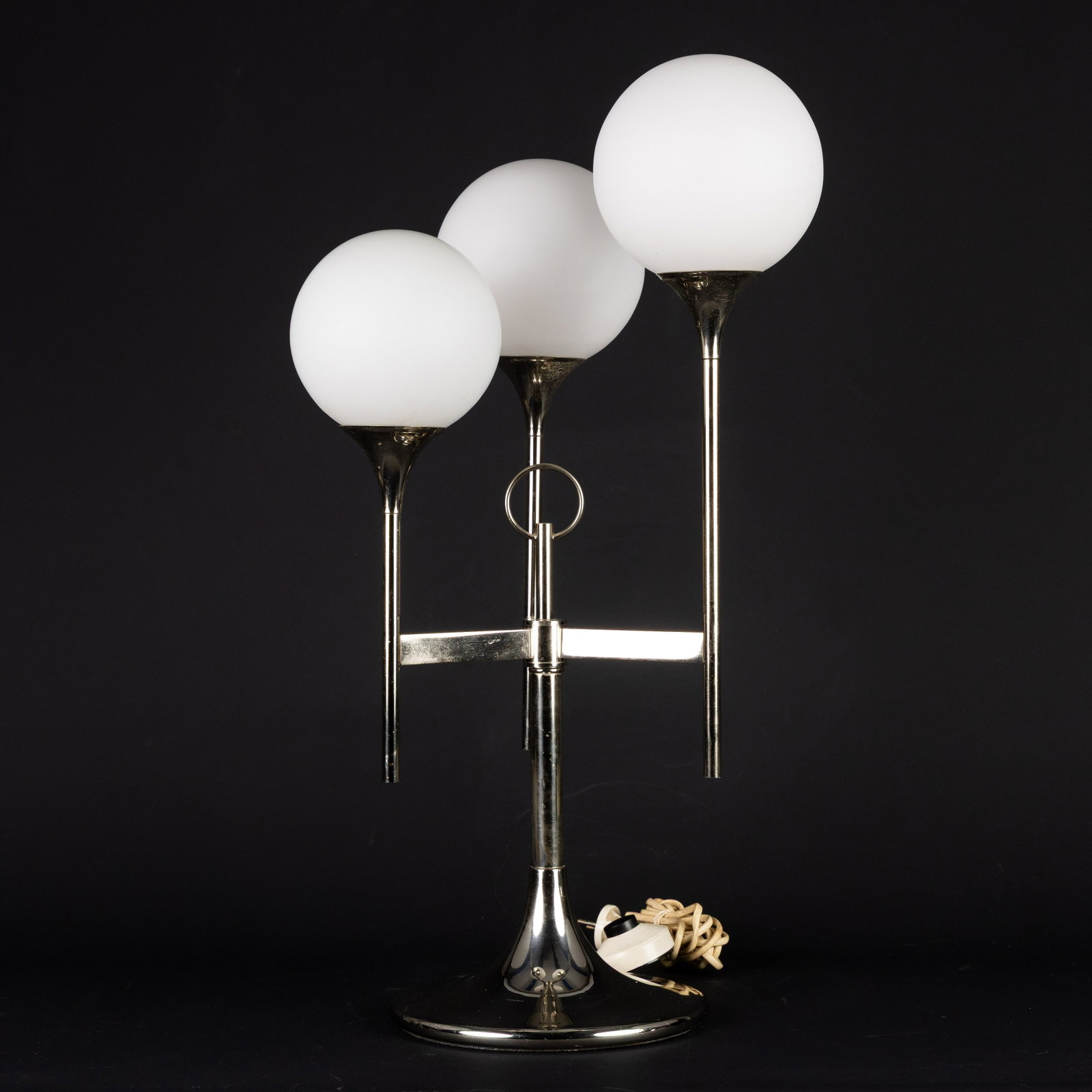 Gaetano Sciolari (1927–1994) ‘Table Lamp with Opaline Glass', circa 1970. (1 of 4)