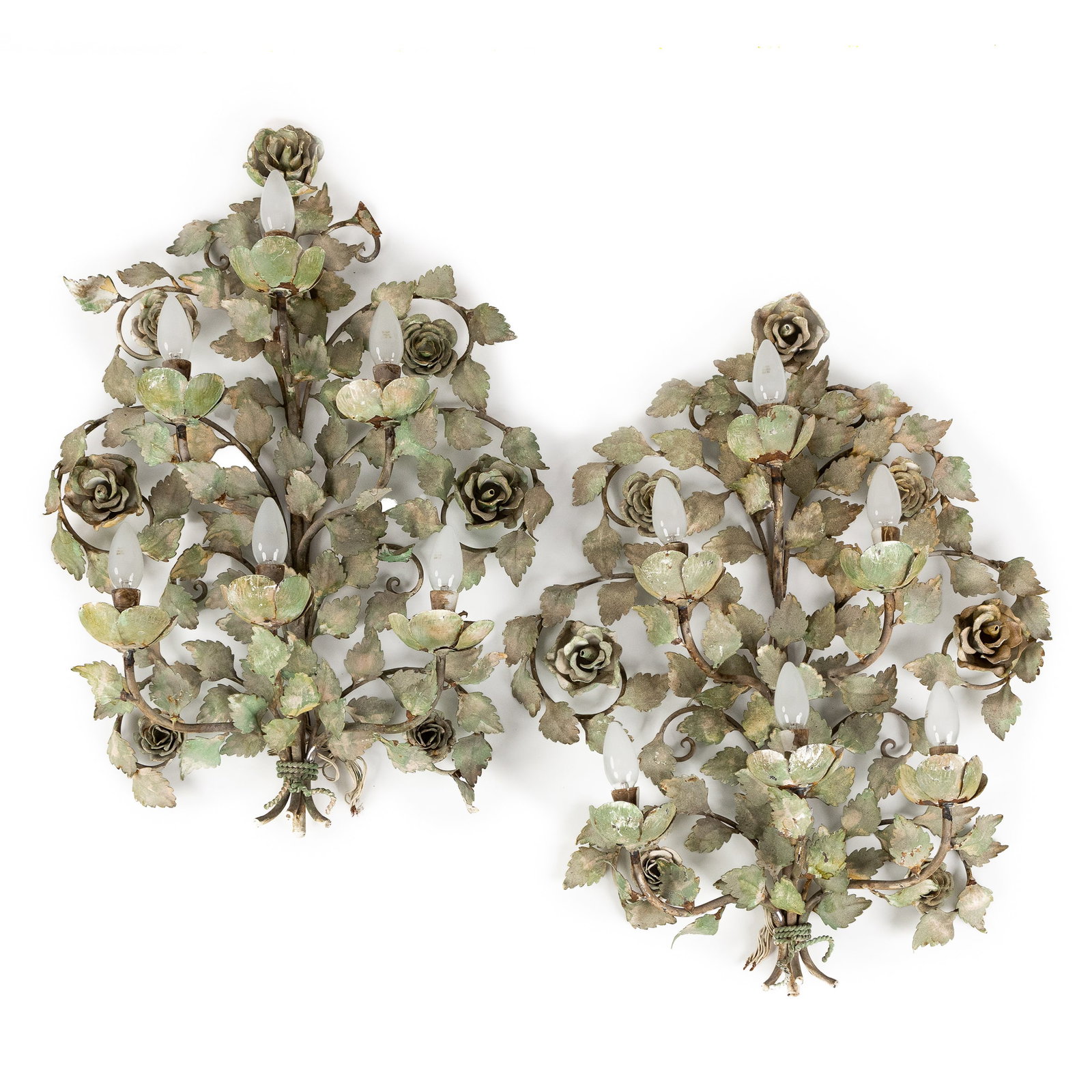 A Pair of large and decorative Florentine wall lamps or appliques, patinated metal, Italy, 20th C.: A Pair of large and decorative Florentine wall lamps or appliques, patinated metal, Italy, 20th century. Patinated metal.Decorated with roses and leaves.Six light points (2x). Dimensions: (W:60 x H:73
