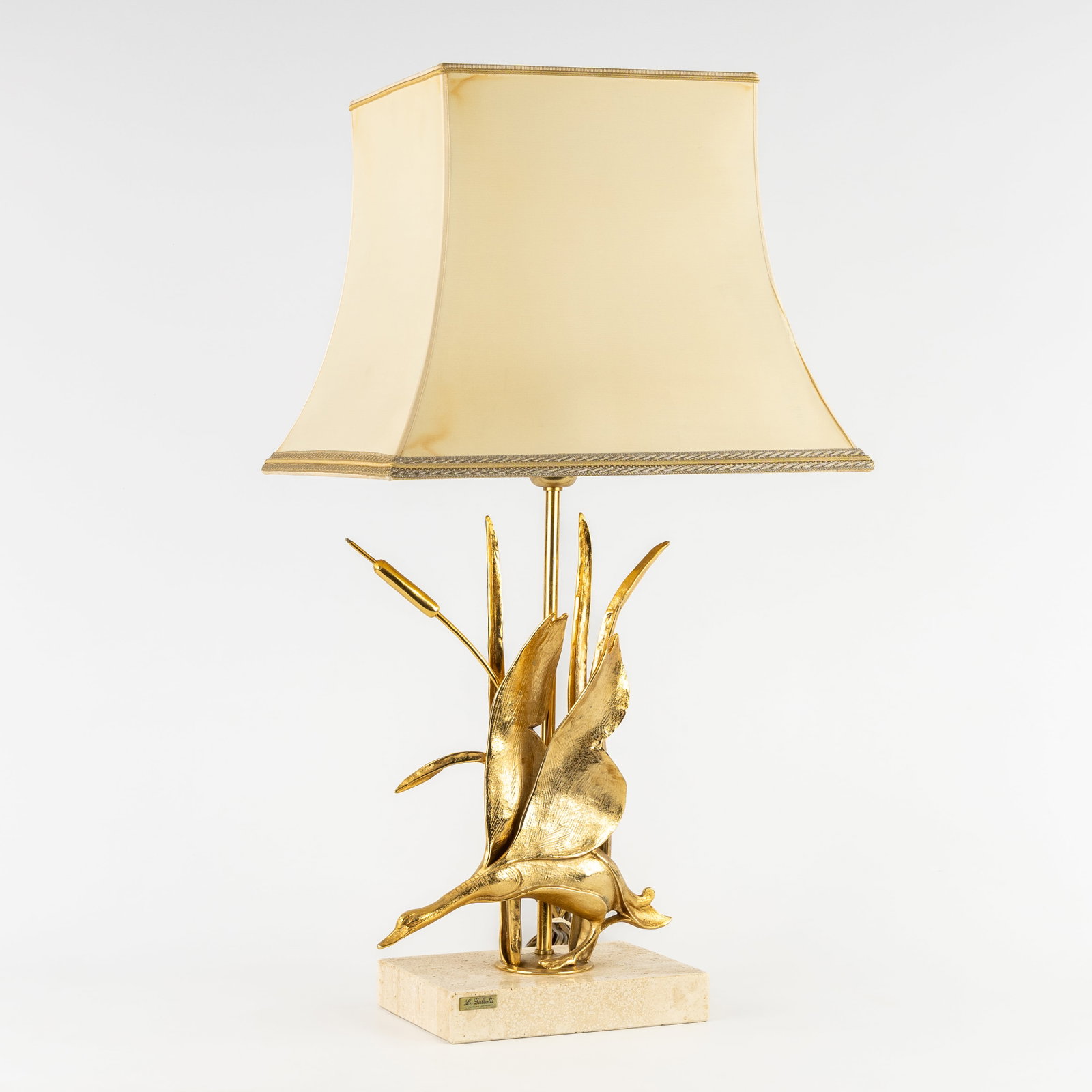 Lanciotto Galeotti (1945) a table lamp, gilt brass and bronze, for L'Originale, Italy, circa 1970. (1 of 8)
