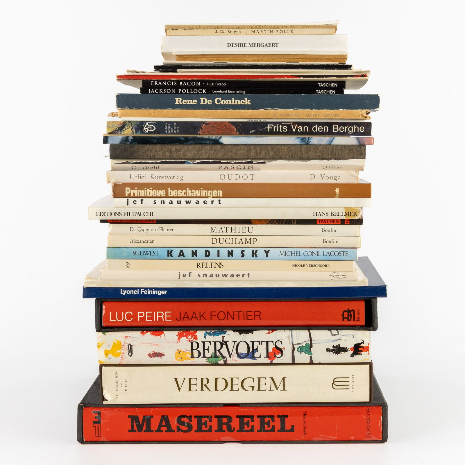 39 art books and brochures, including works by Masereel, Bervoets, Verdegem, Van Den Berghe and (1 of 3)